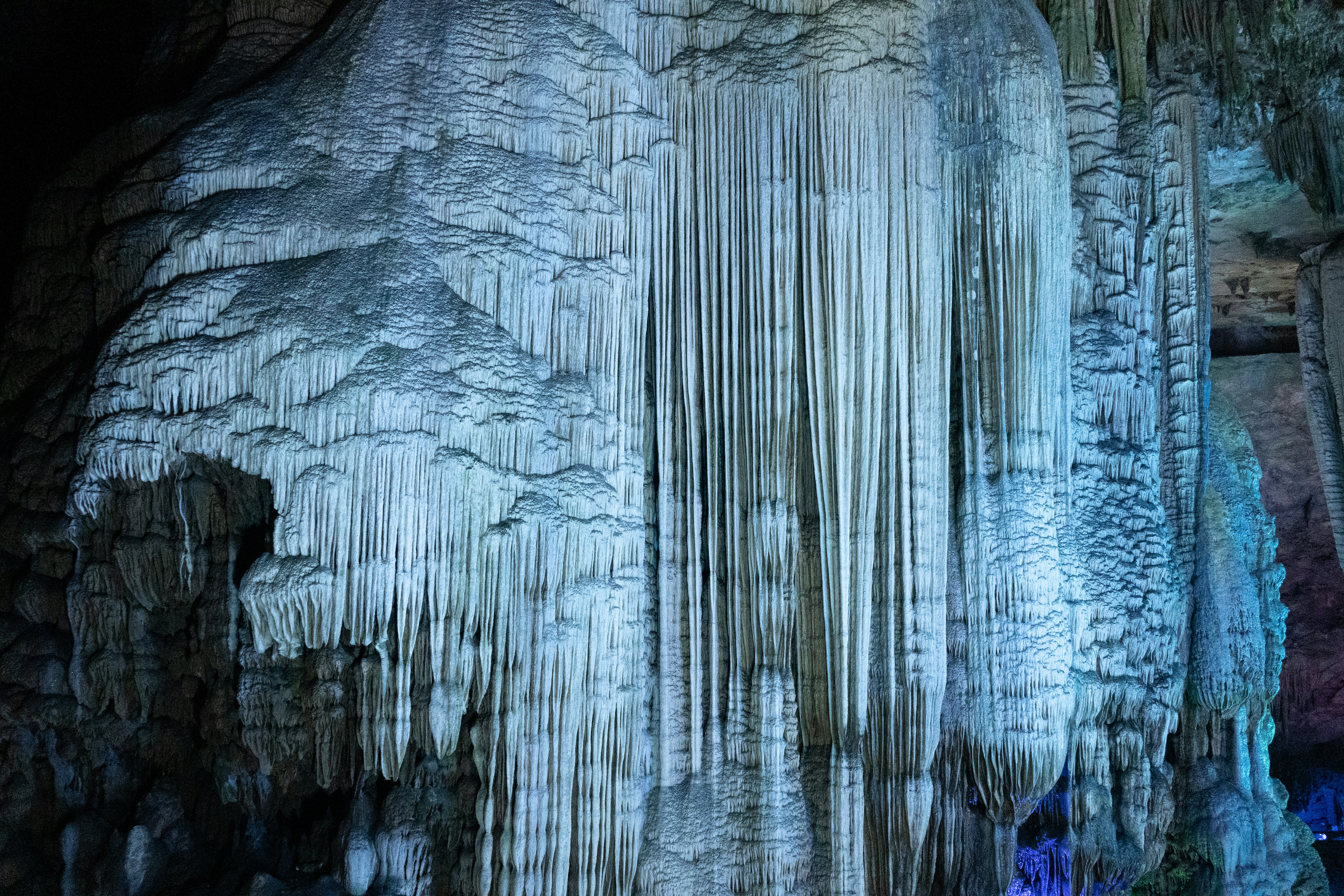 a waterfall in a rocky place, 