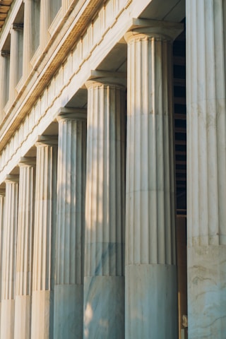 a building with pillars
