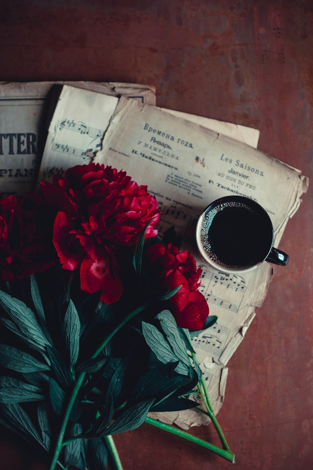 a bouquet of red flowers