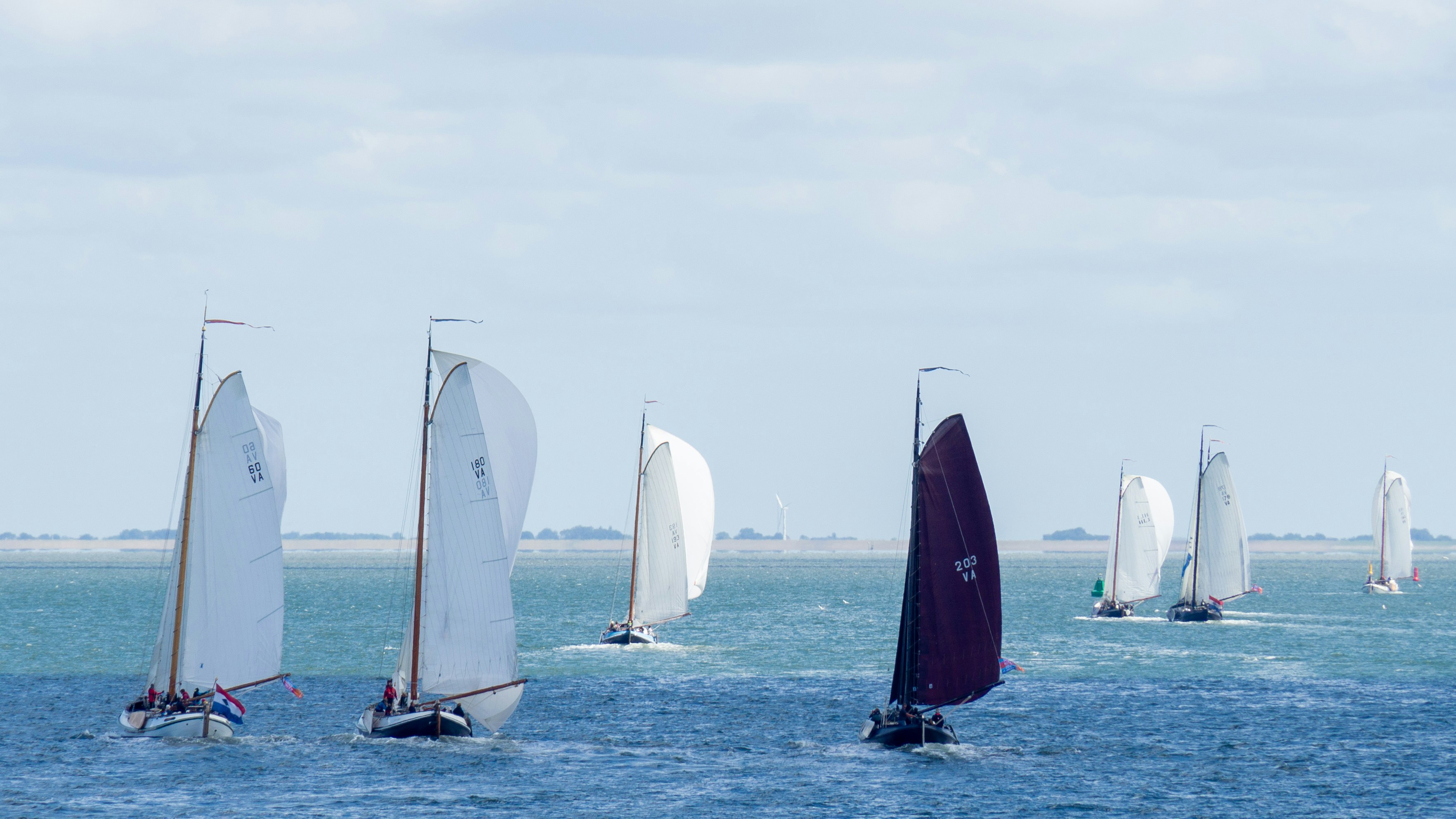 Photo by wimvanteinde