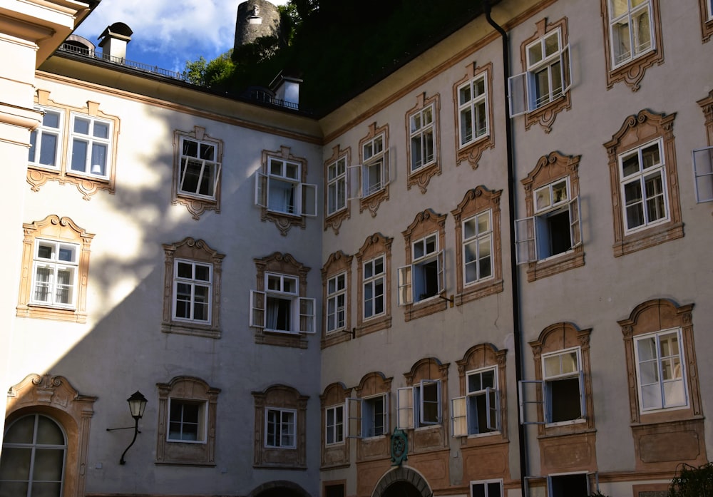 a building with many windows