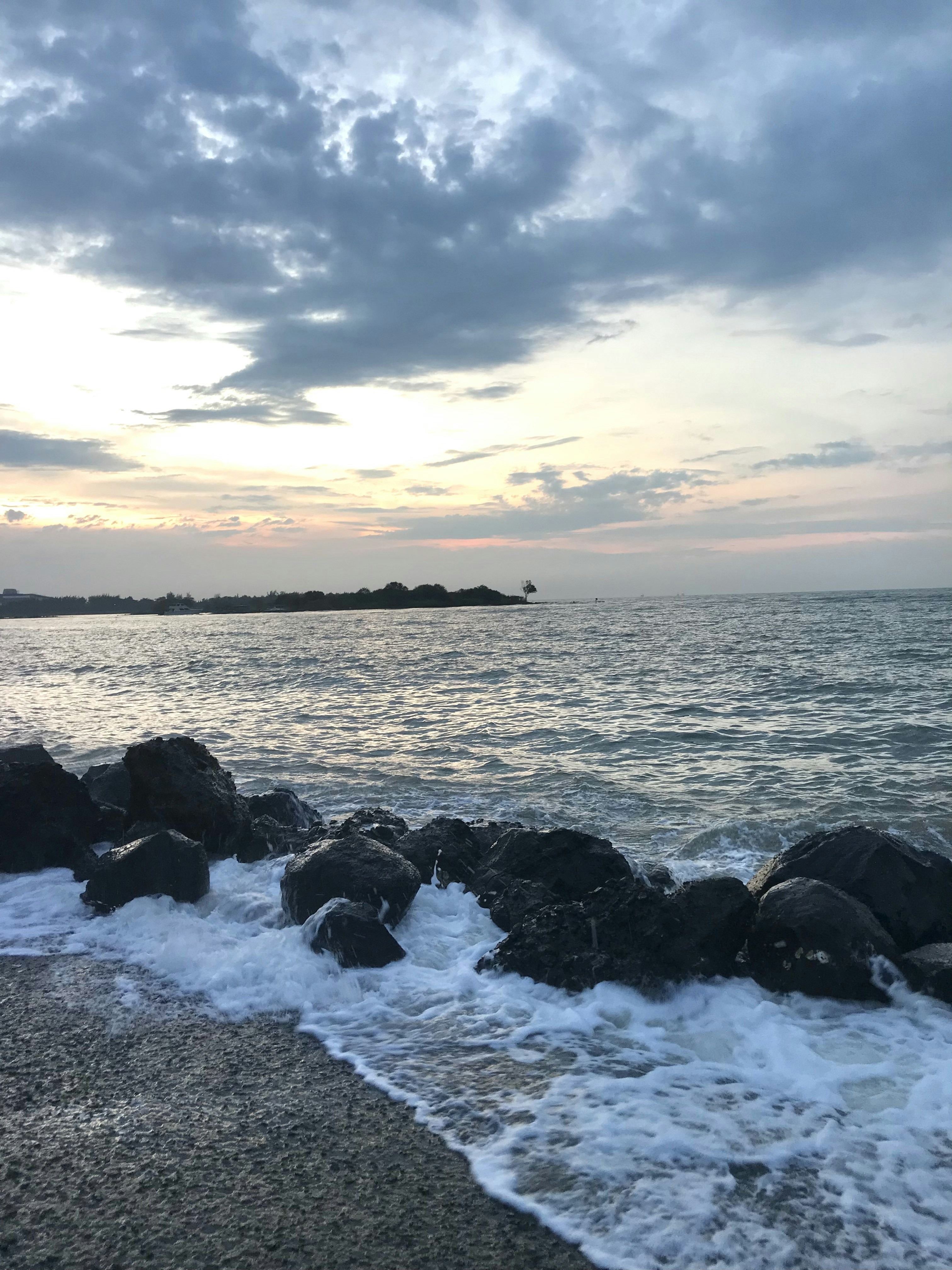Fidha Nur Anisa (@fidhanuranisa30) | Unsplash Photo Community
