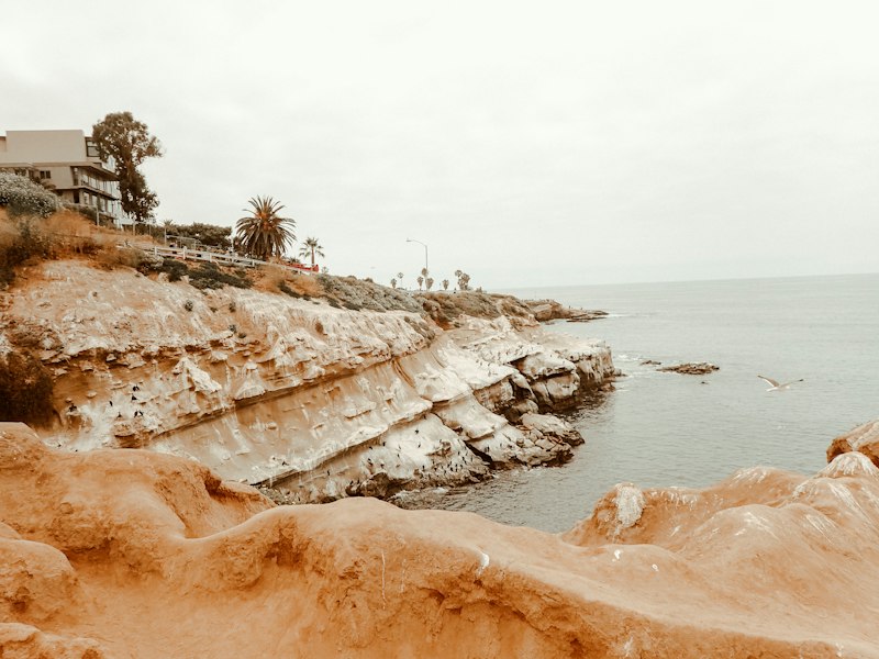 La Jolla coastline with rocky cliffs meeting the ocean