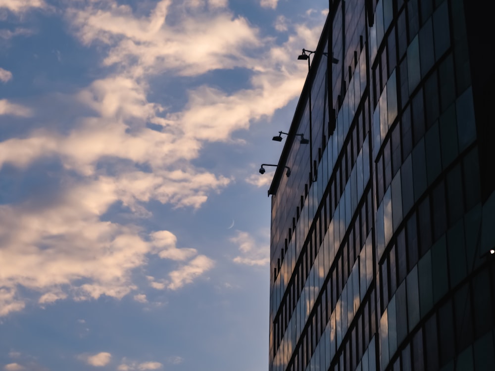 a building with a cloudy sky