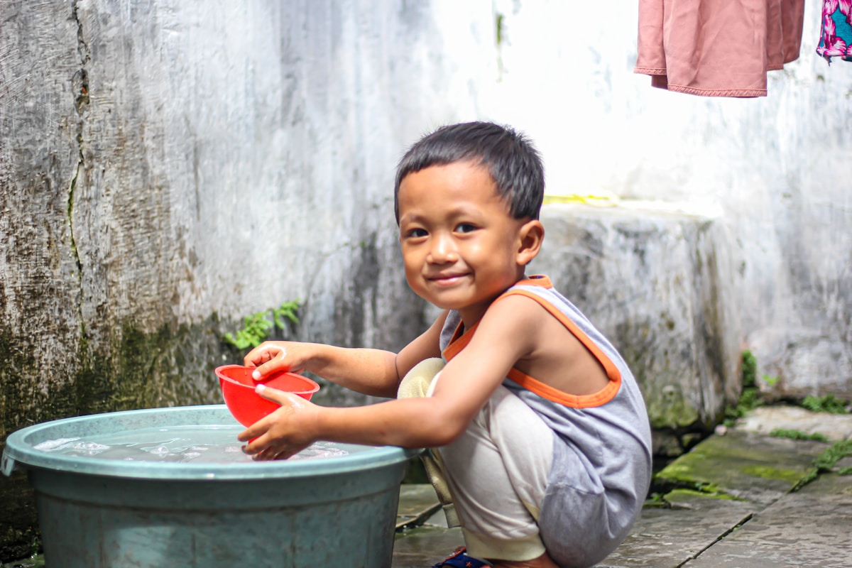 Can You Make a Kids Play Kitchen Sink Actually Work?
