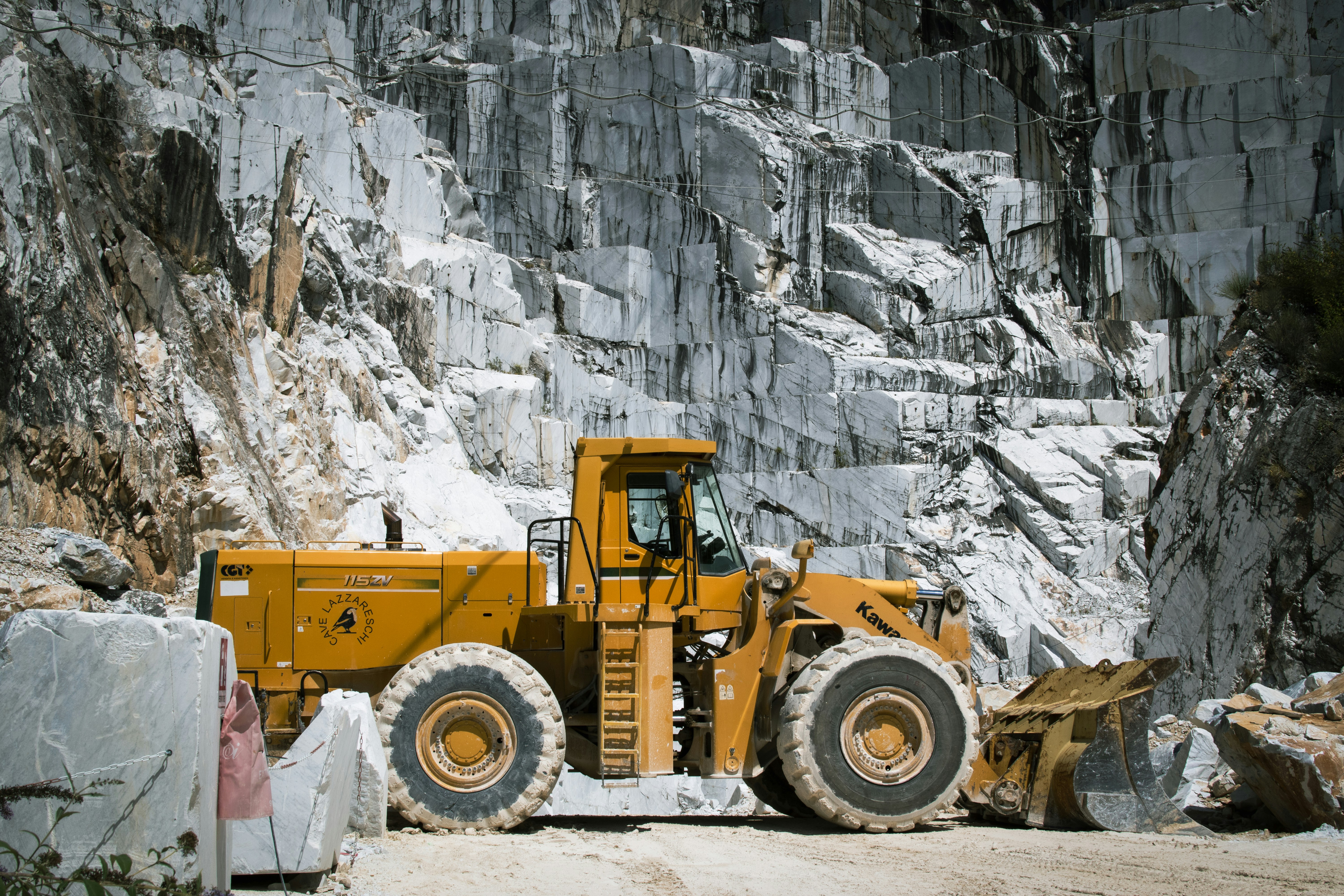 a yellow construction vehicle