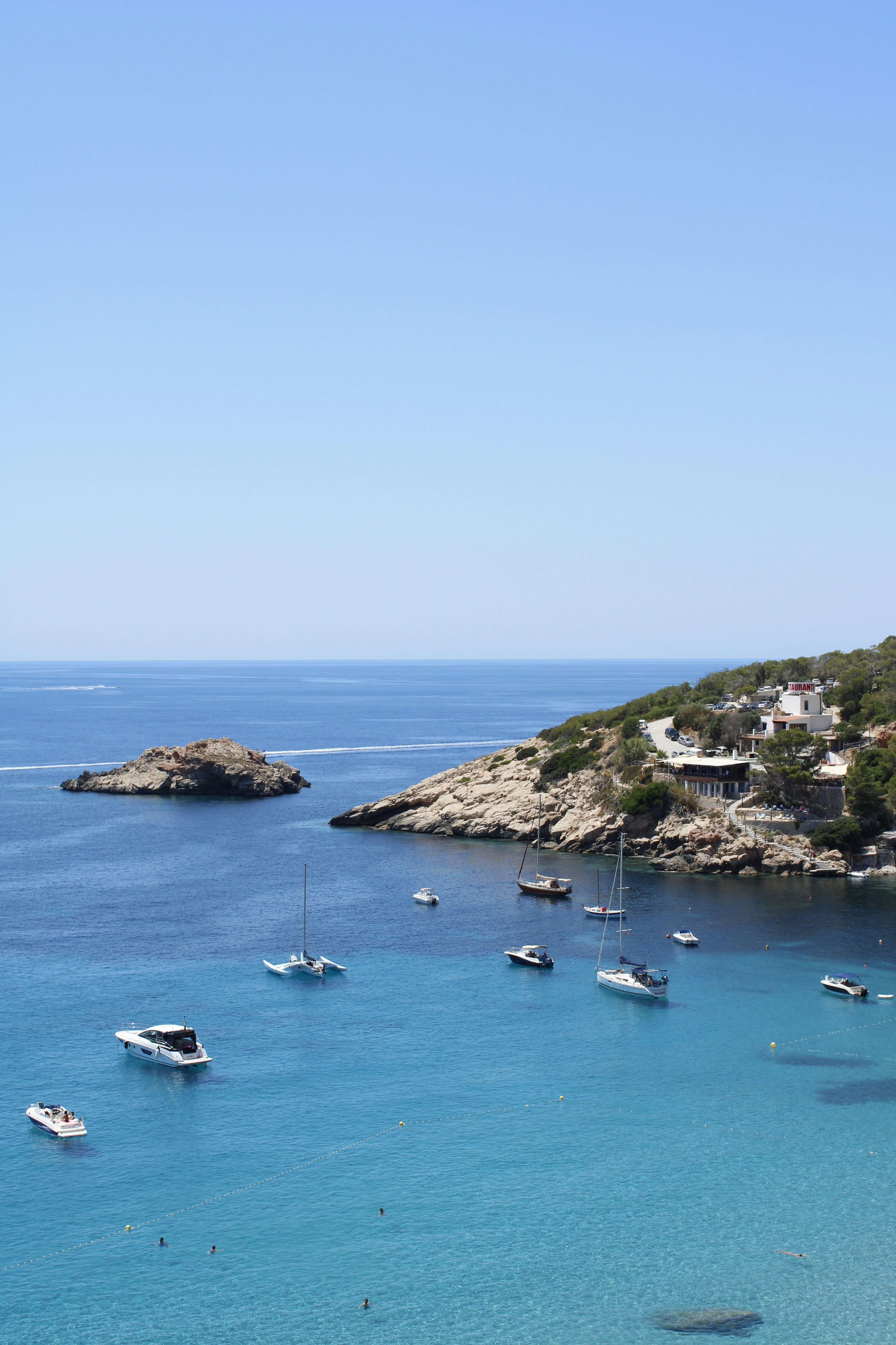 Photo by anatomescu92