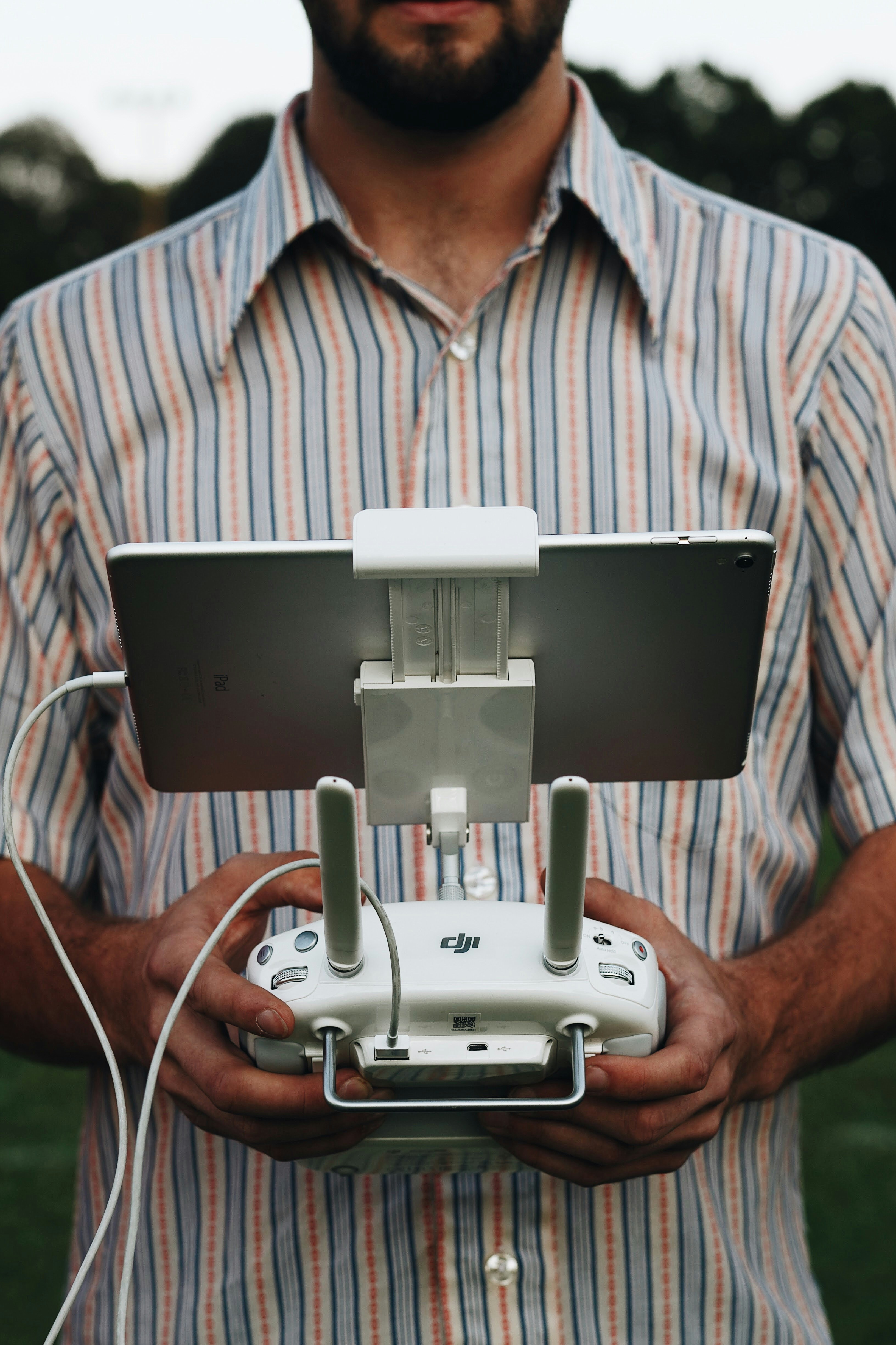 A futuristic portable ultrasound machine with AI capabilities