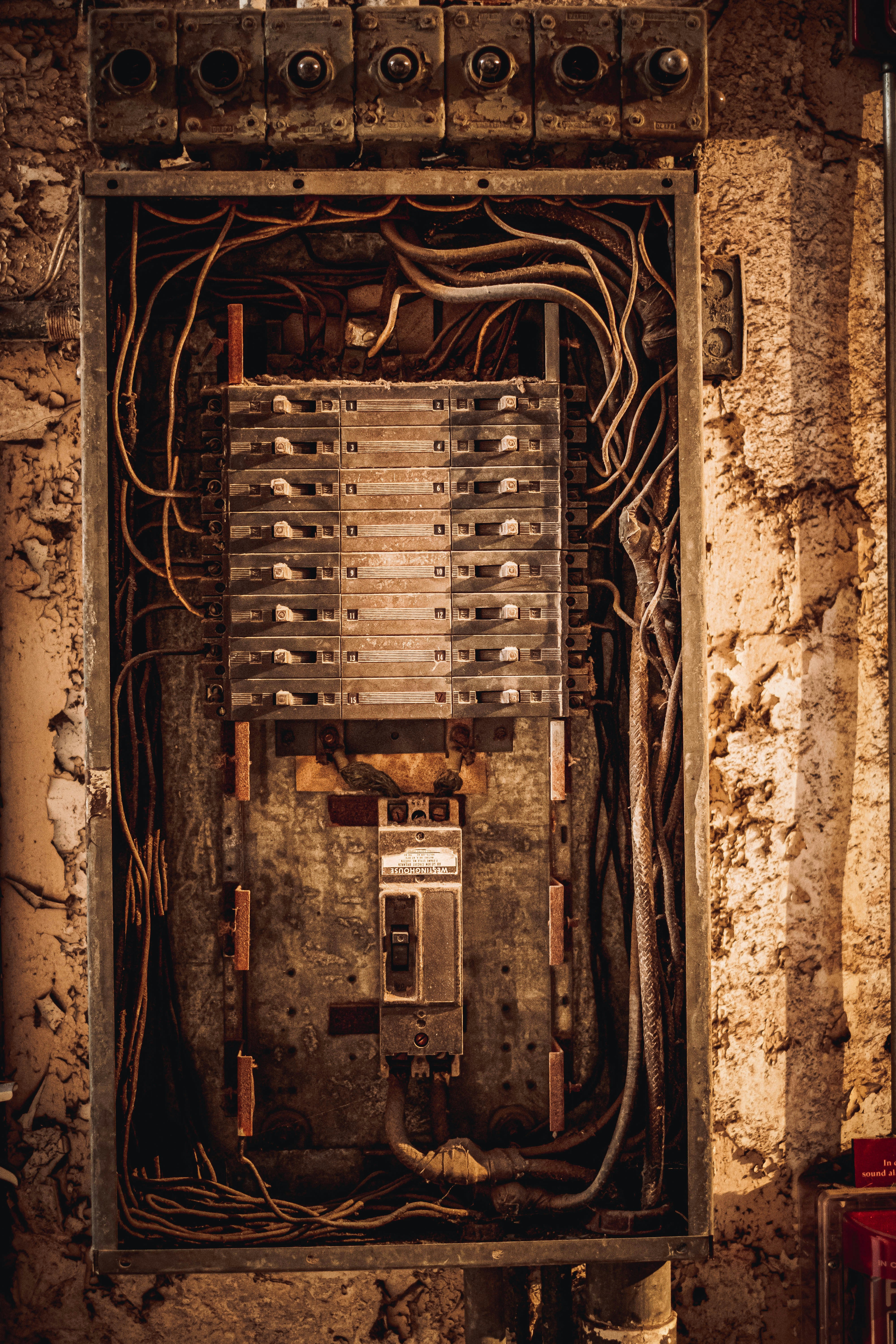 photo-1659474122276-aa162e37367a?ixid=M3wxMjA3fDB8MXxzZWFyY2h8MTJ8fGVsZWN0cmljYWwlMjByZXBhaXIlMjBpbiUyMGluZGlhbmFwb2xpc3xlbnwwfHx8fDE3NjEzOTg3NjJ8MA\u0026ixlib=rb-4.1.0