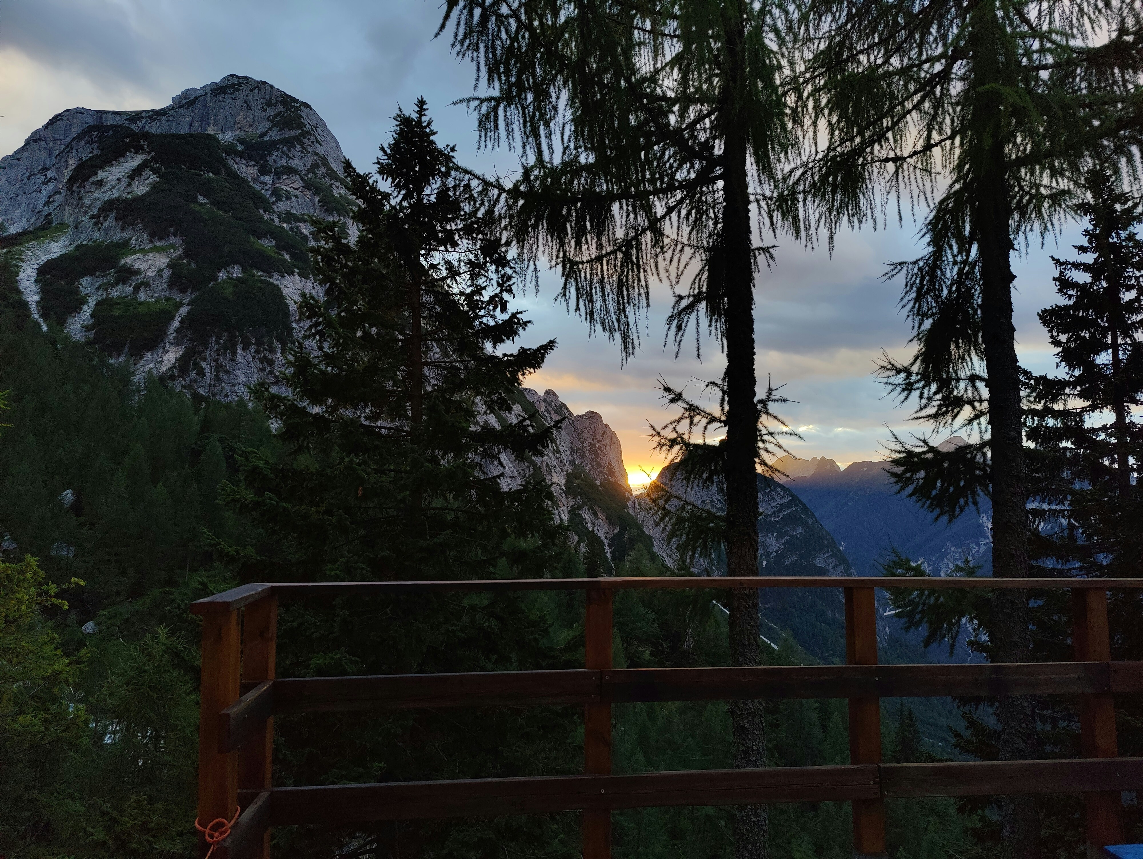 popularTrips-img