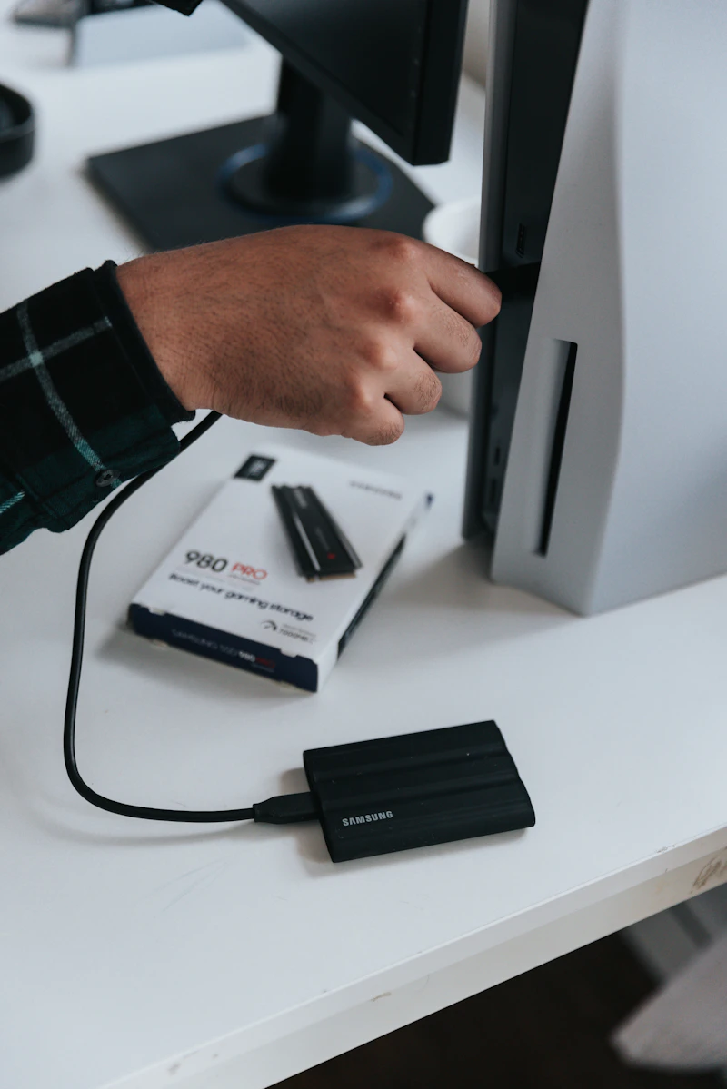Samsung T7 Shield 2TB