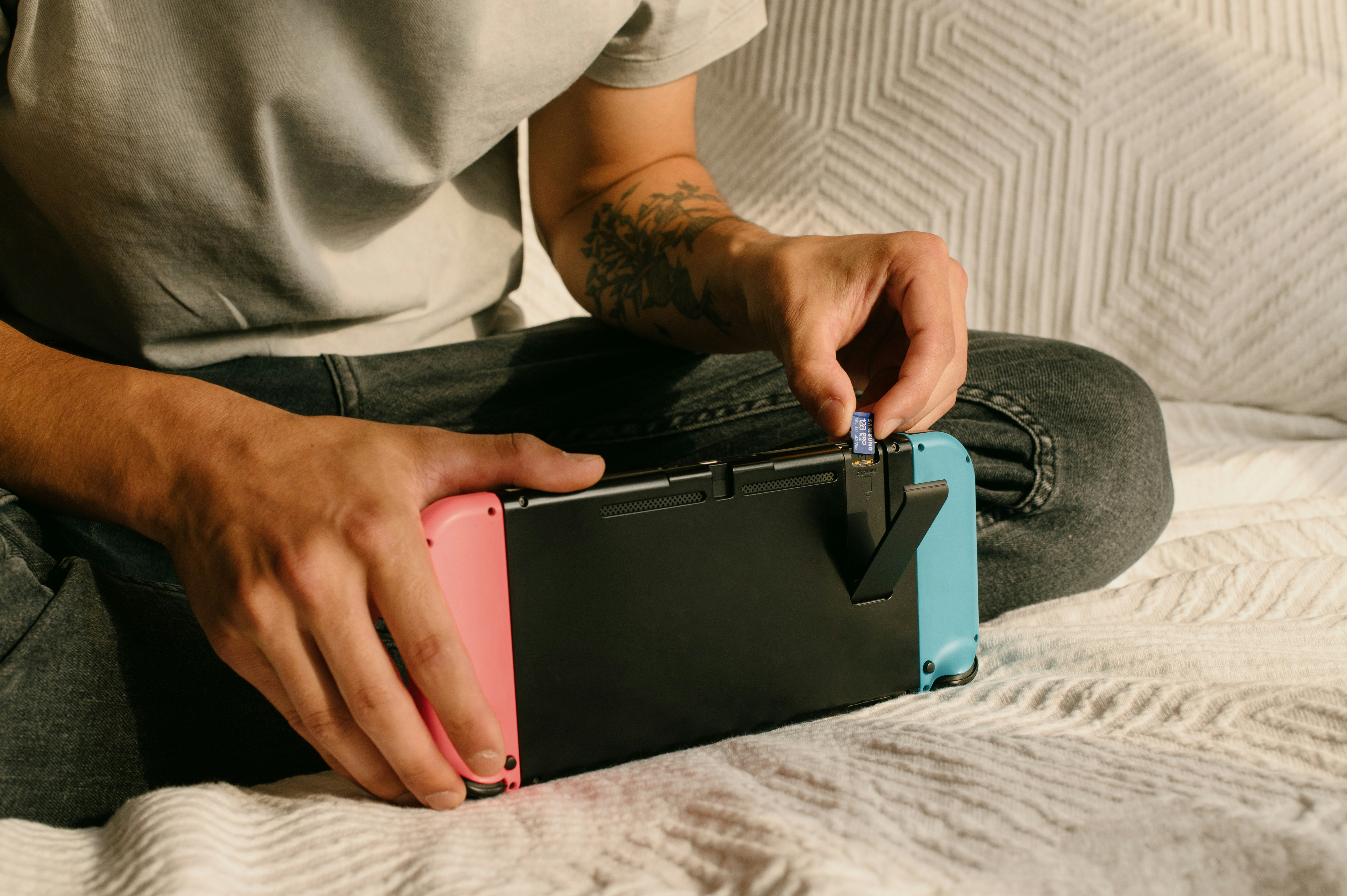 Nintendo ужесточает борьбу с пиратством: аресты, модификации и планы на Switch 2