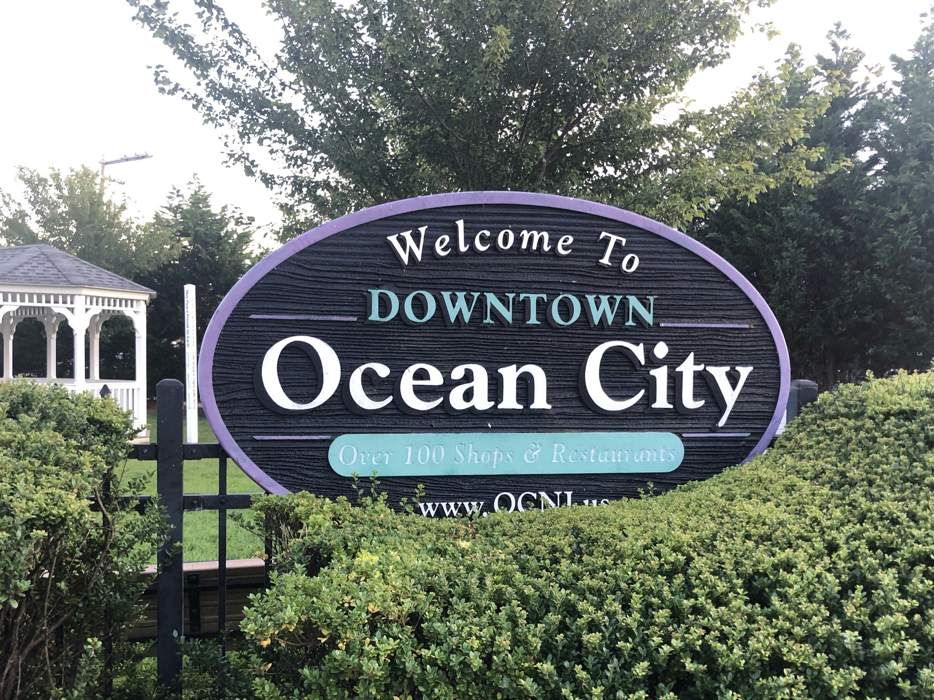 Ocean City NJ downtown shopping district sign on Asbury and 9th street. 