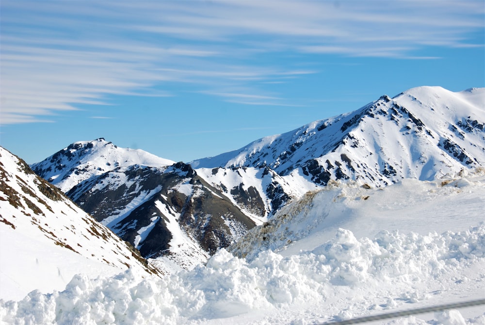 a snowy mountain range