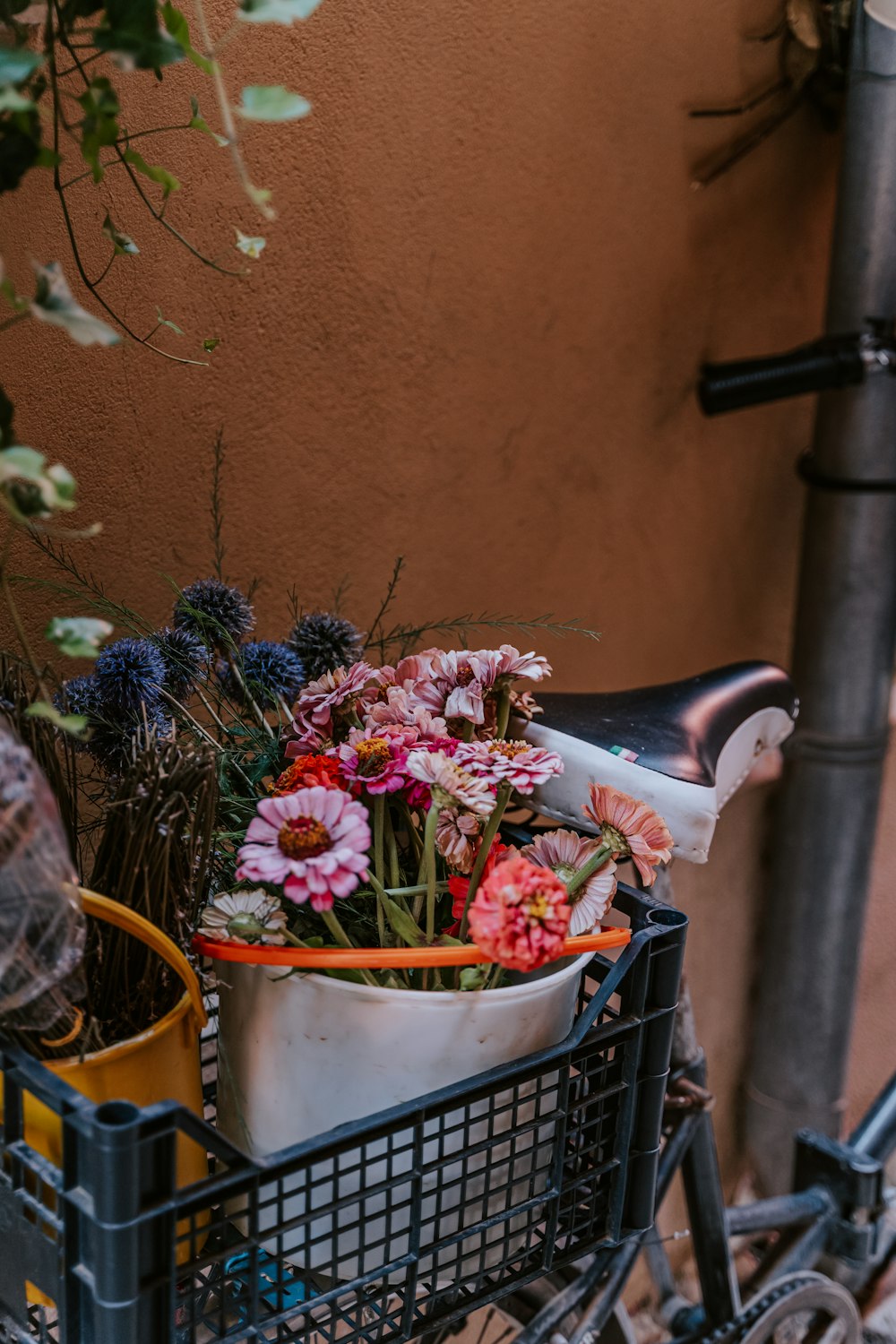 uma cesta de flores
