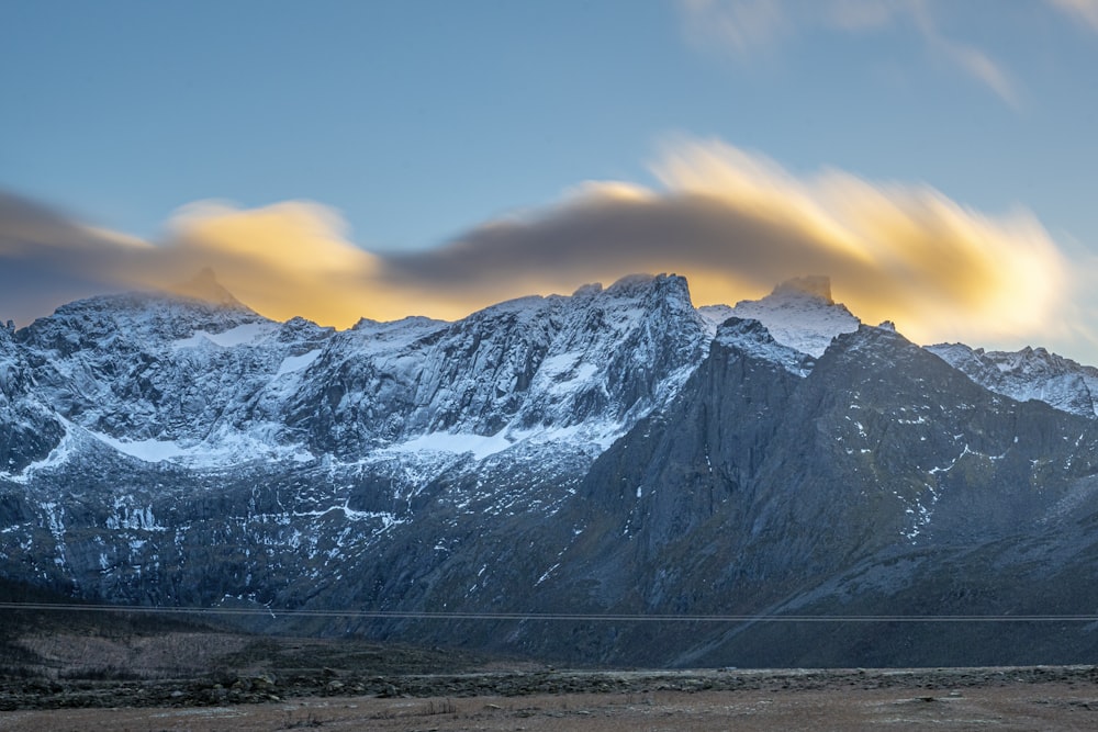 a snowy mountain range