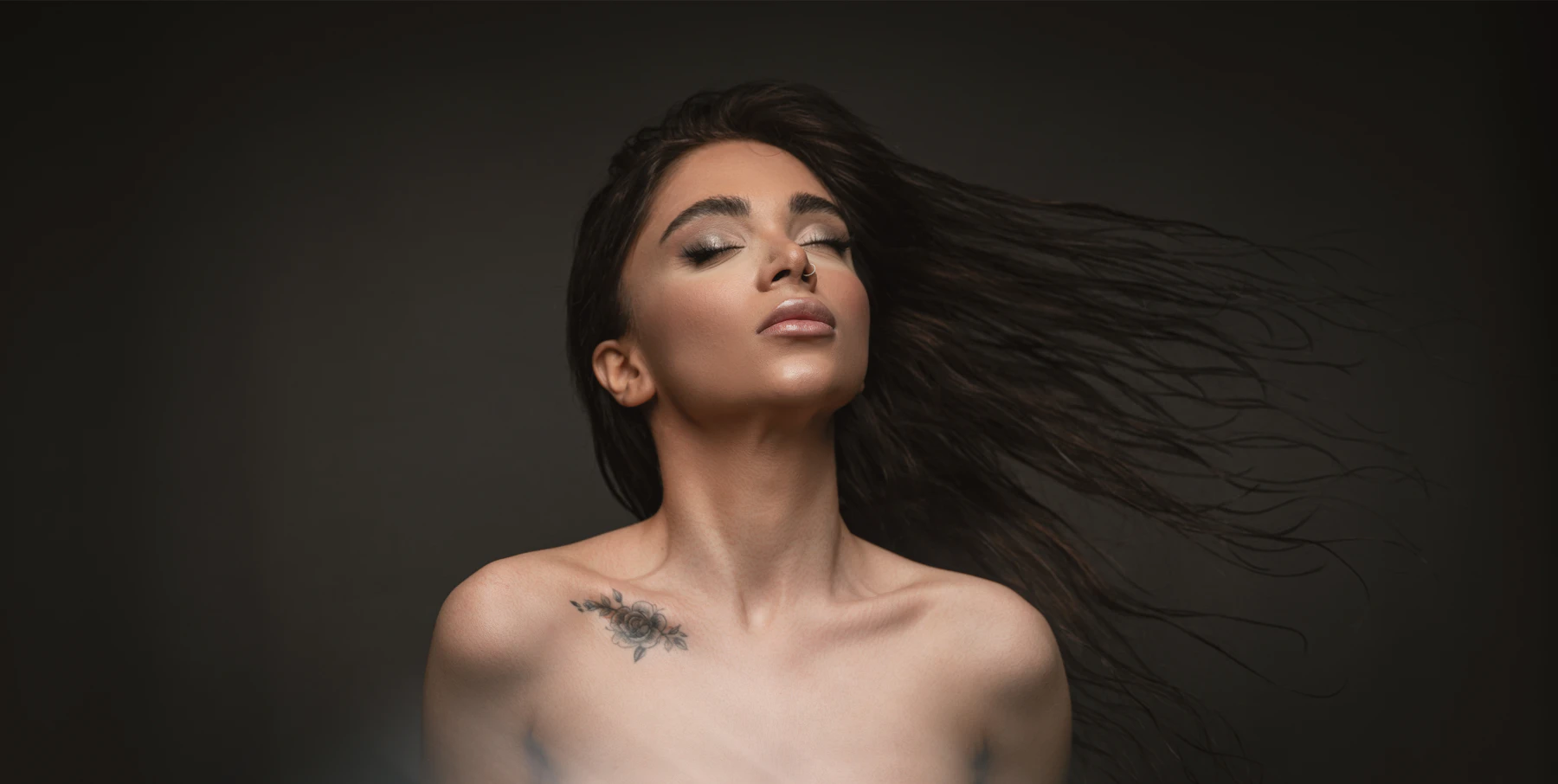 luxury minimalist modern glam makeup portrait editorial makeup beauty portrait close up cosmetics model image