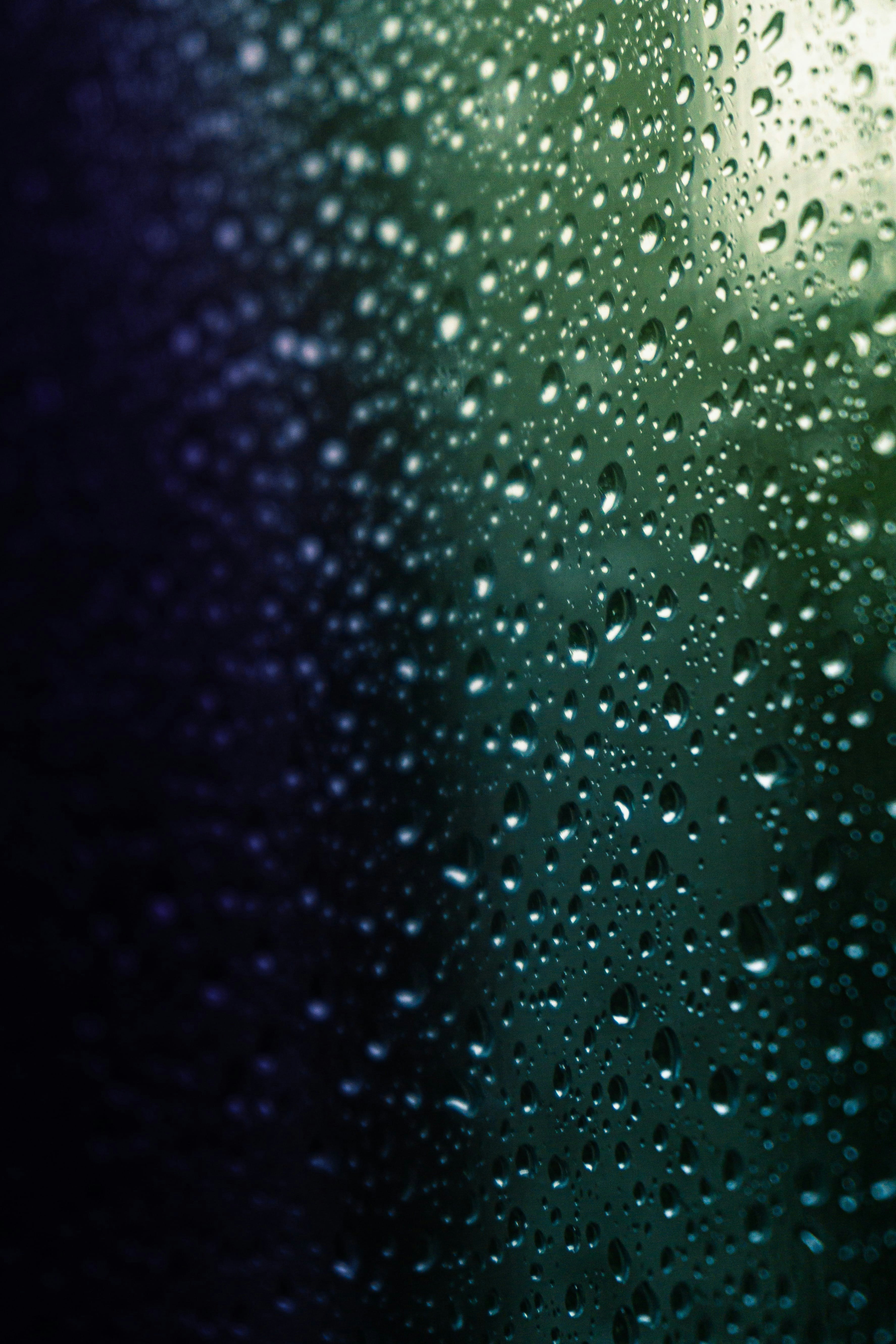 Nahaufnahme einer grünen und gelben Flüssigkeit