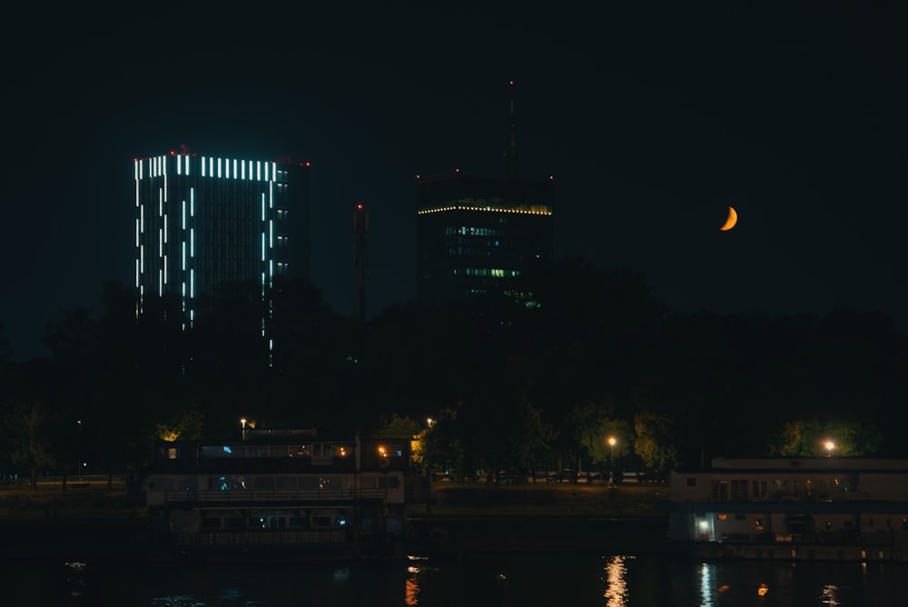 a city skyline at night