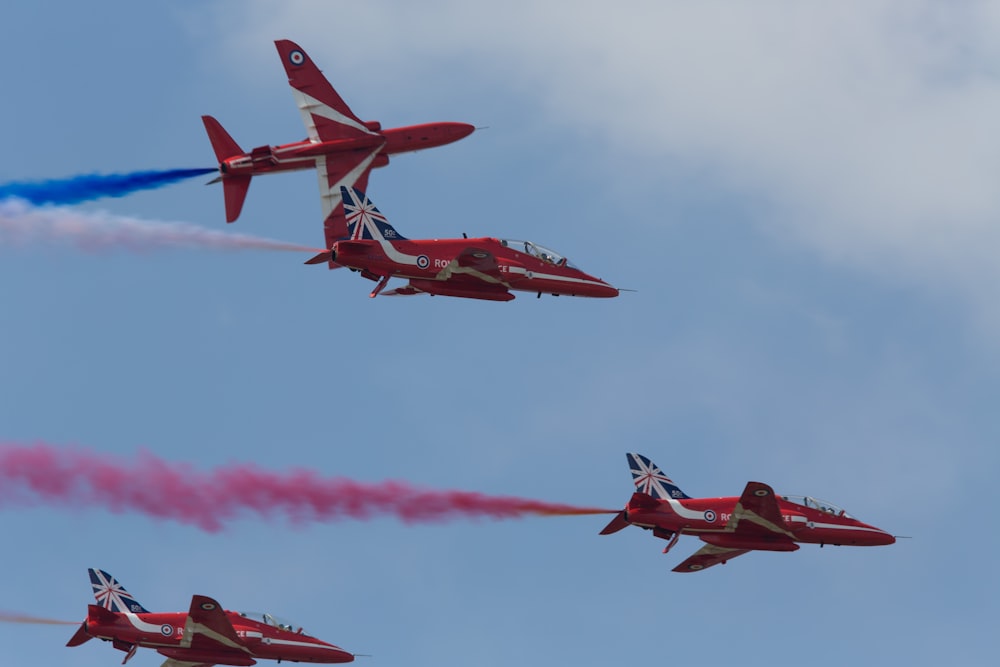 airplanes flying in formation