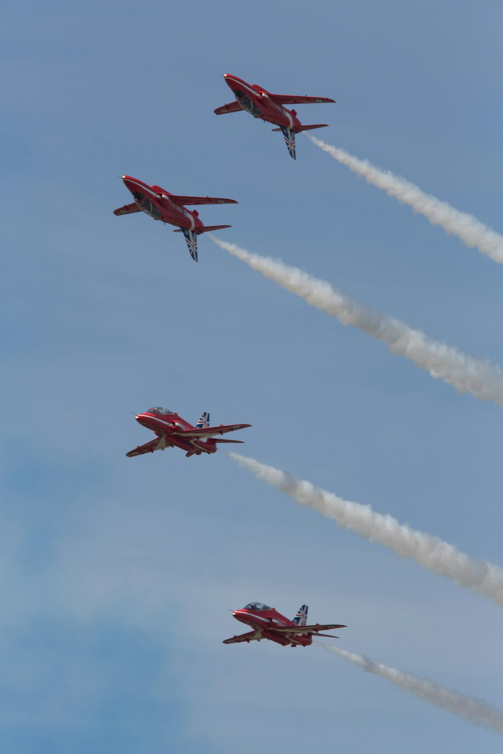 airplanes flying in formation