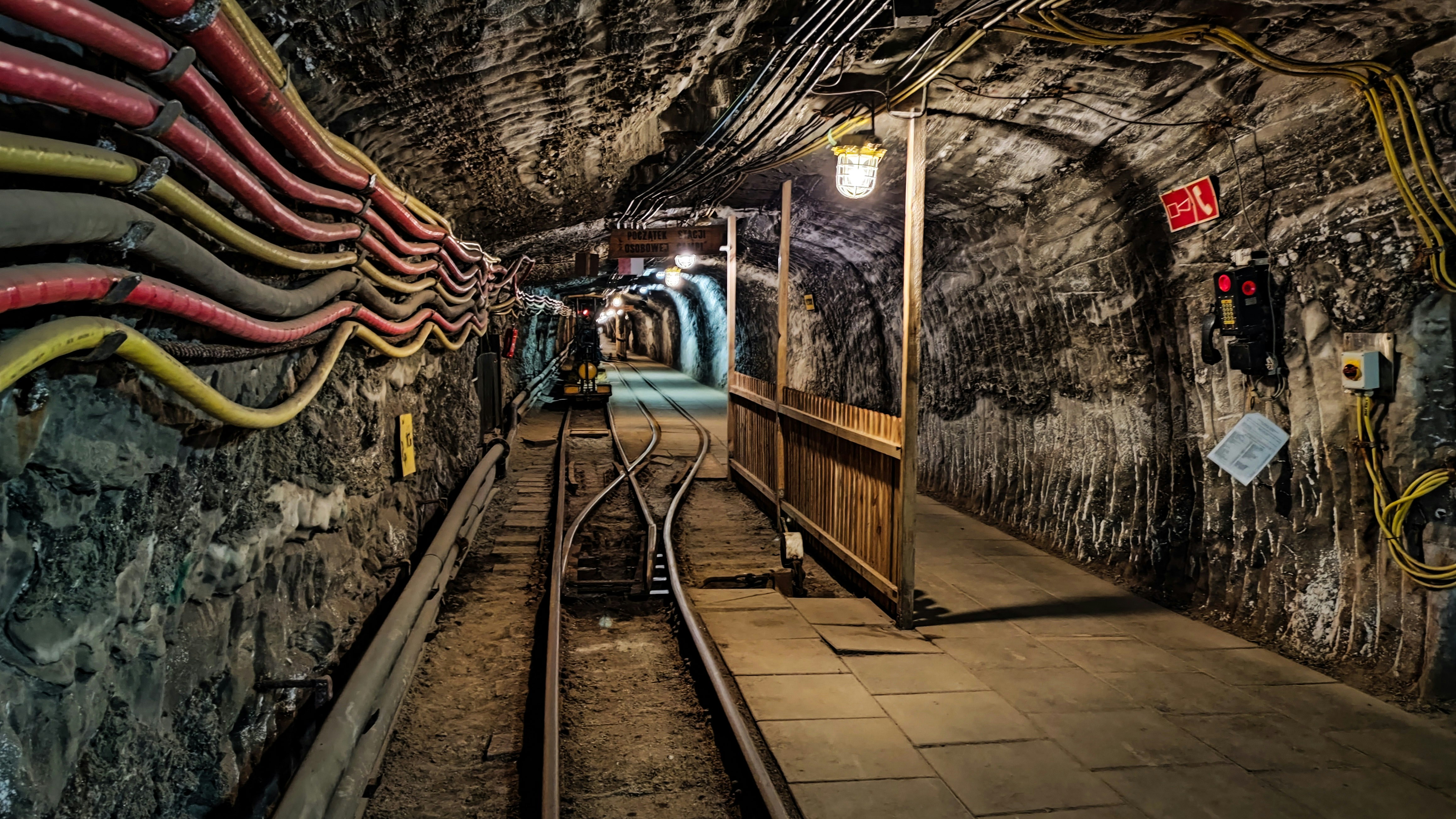 a train going through a tunnel