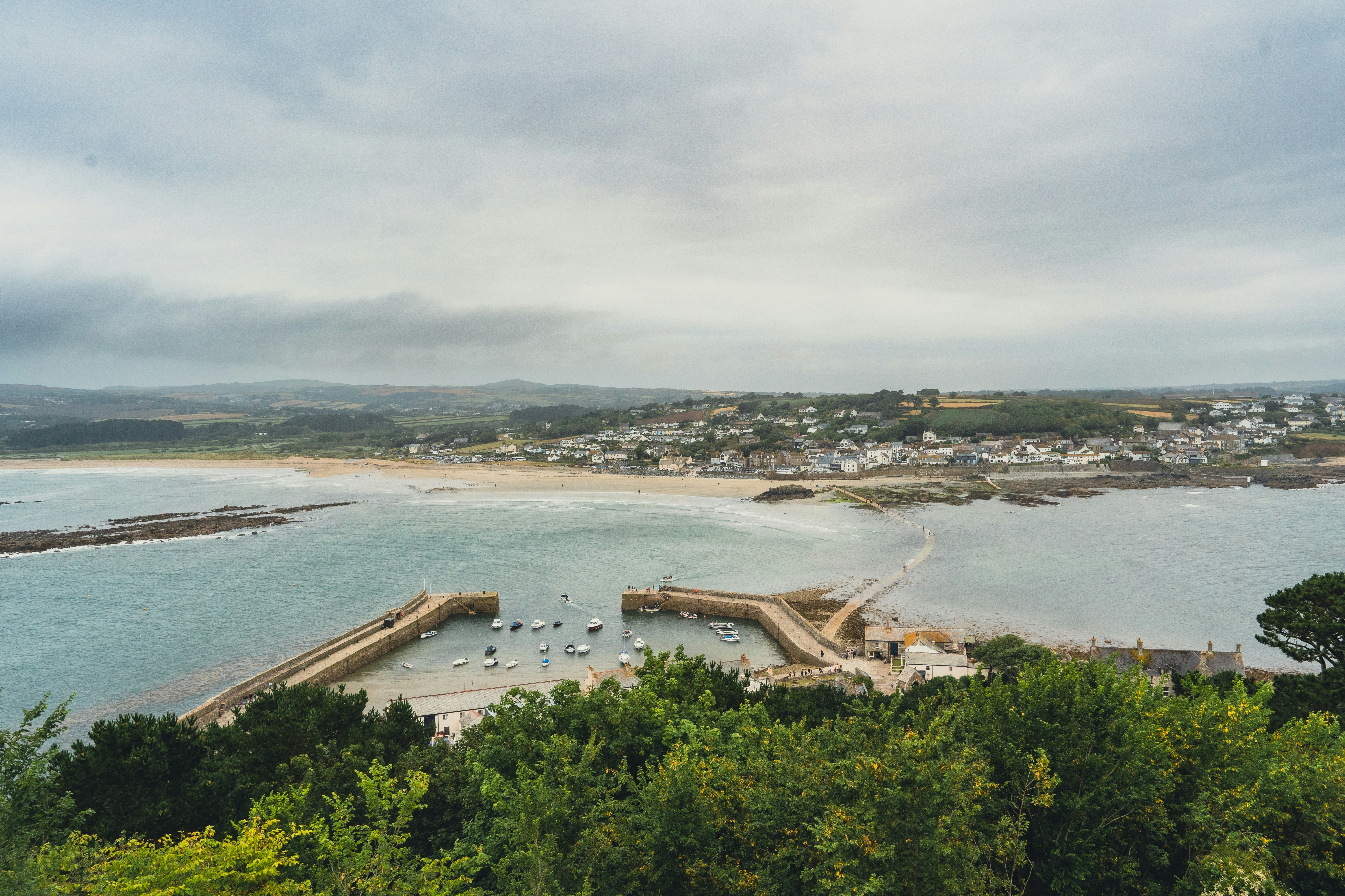 Photo by benjaminelliott