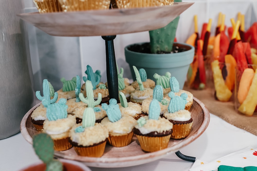 a plate of cupcakes