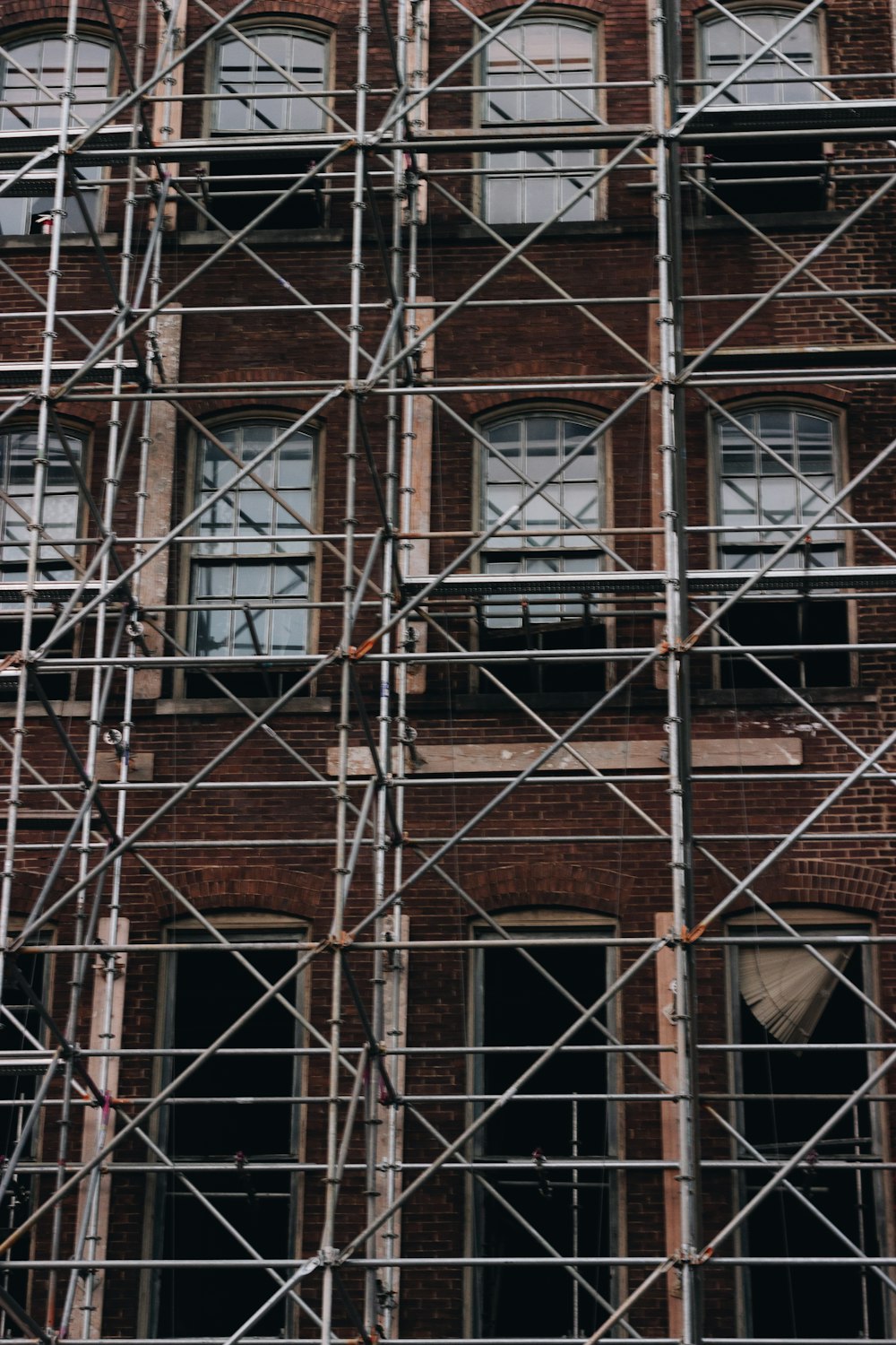 a brick building with windows