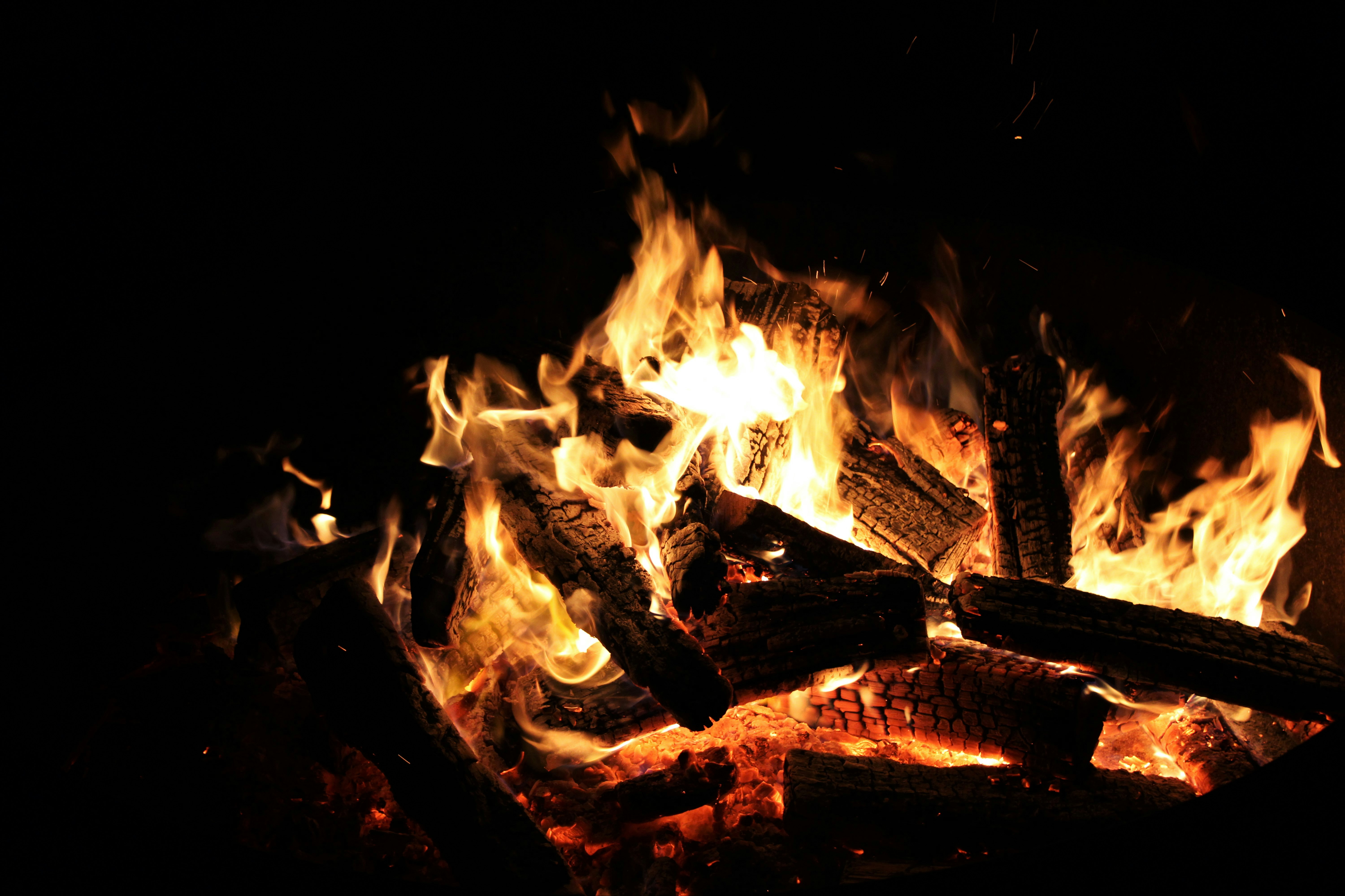 Arnavutköy'de fabrika yangını: 1'i ağır 3 yaralı