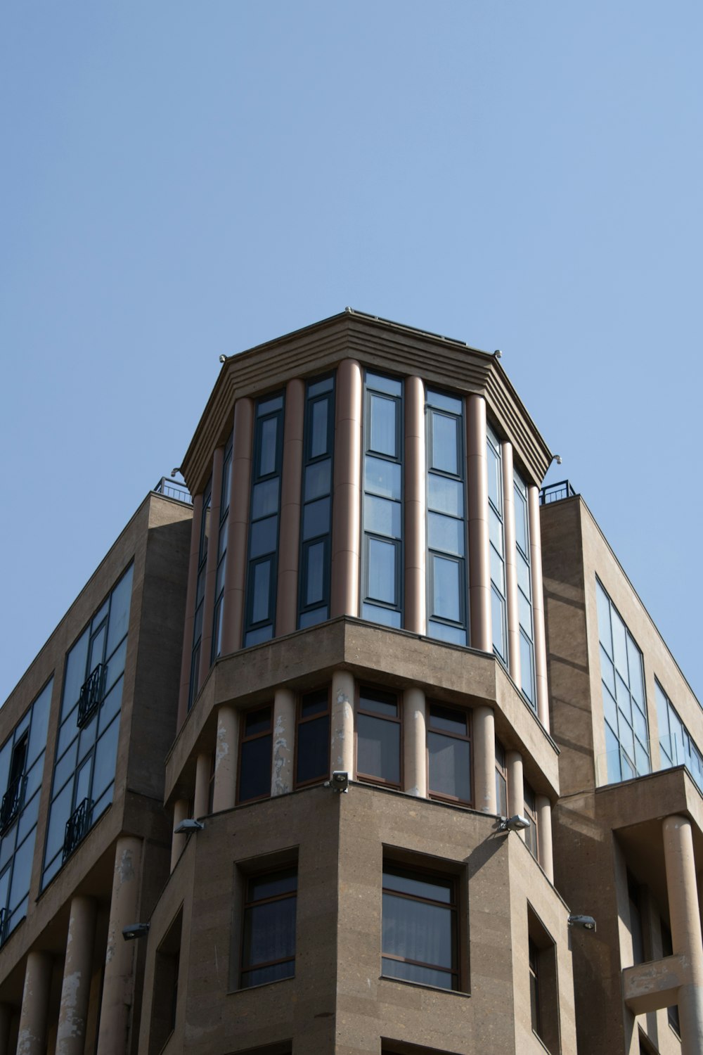 a building with many windows