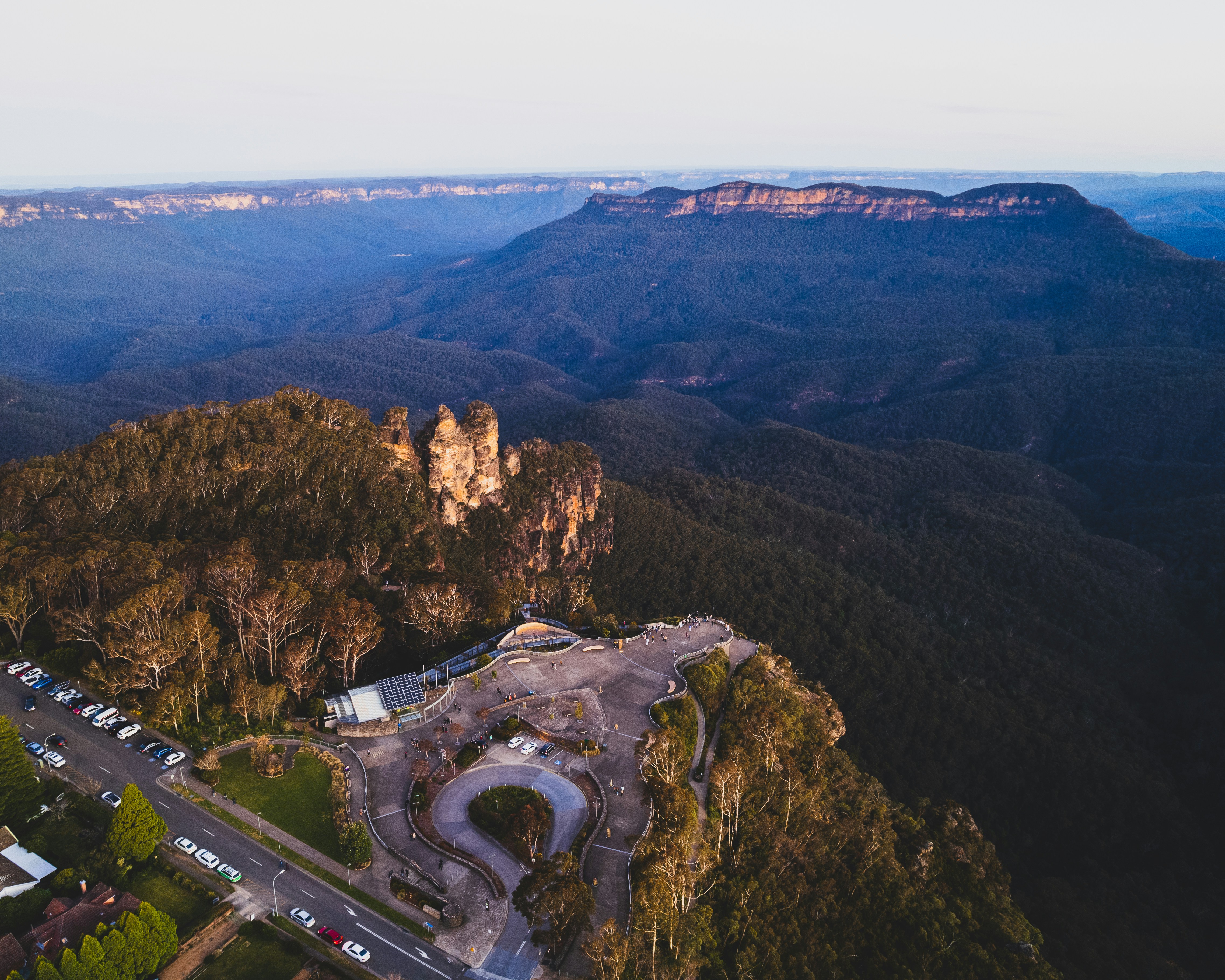 Une ville sur une montagne