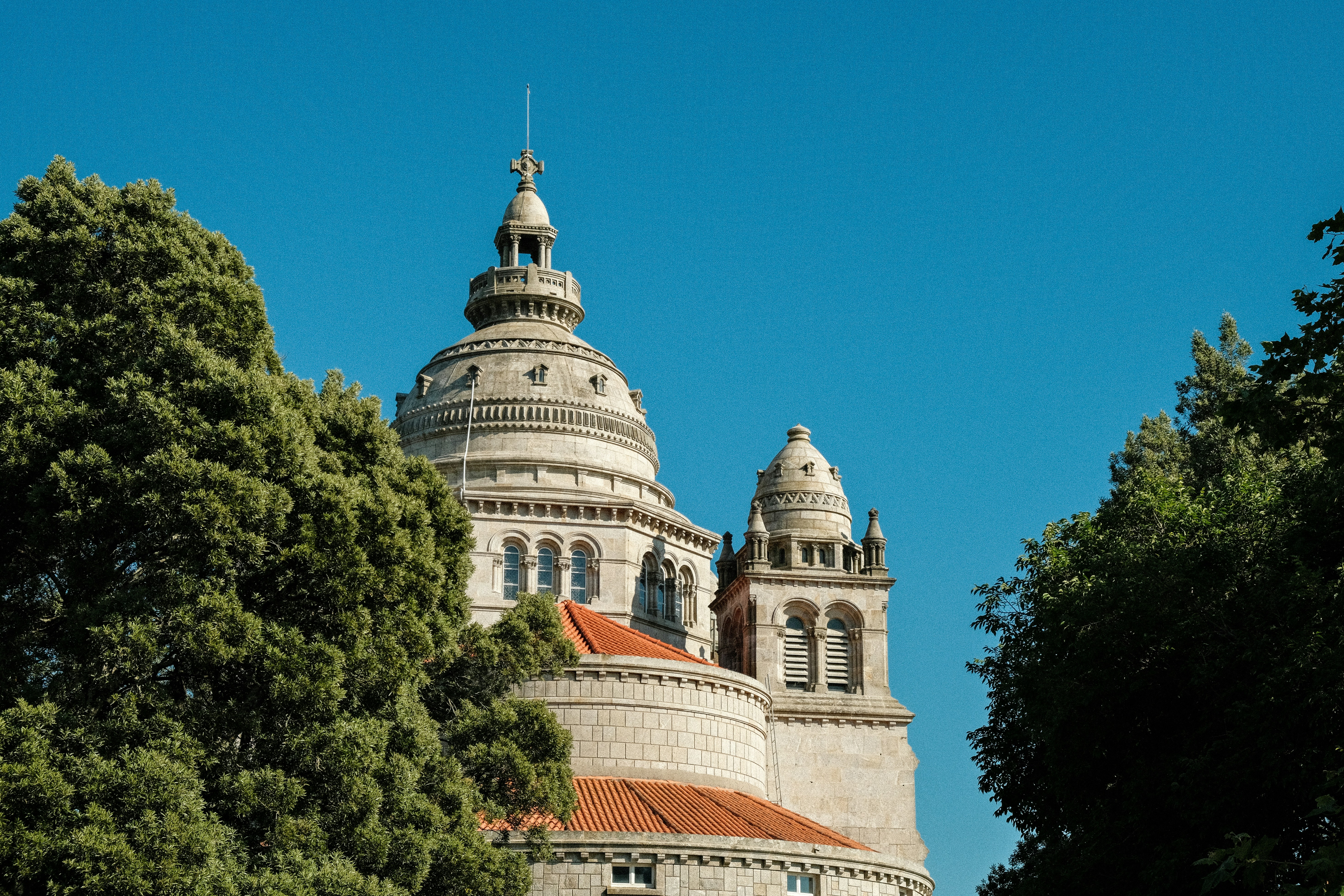 Discover the Majestic Santuário de Santa Luzia in Viana do Castelo