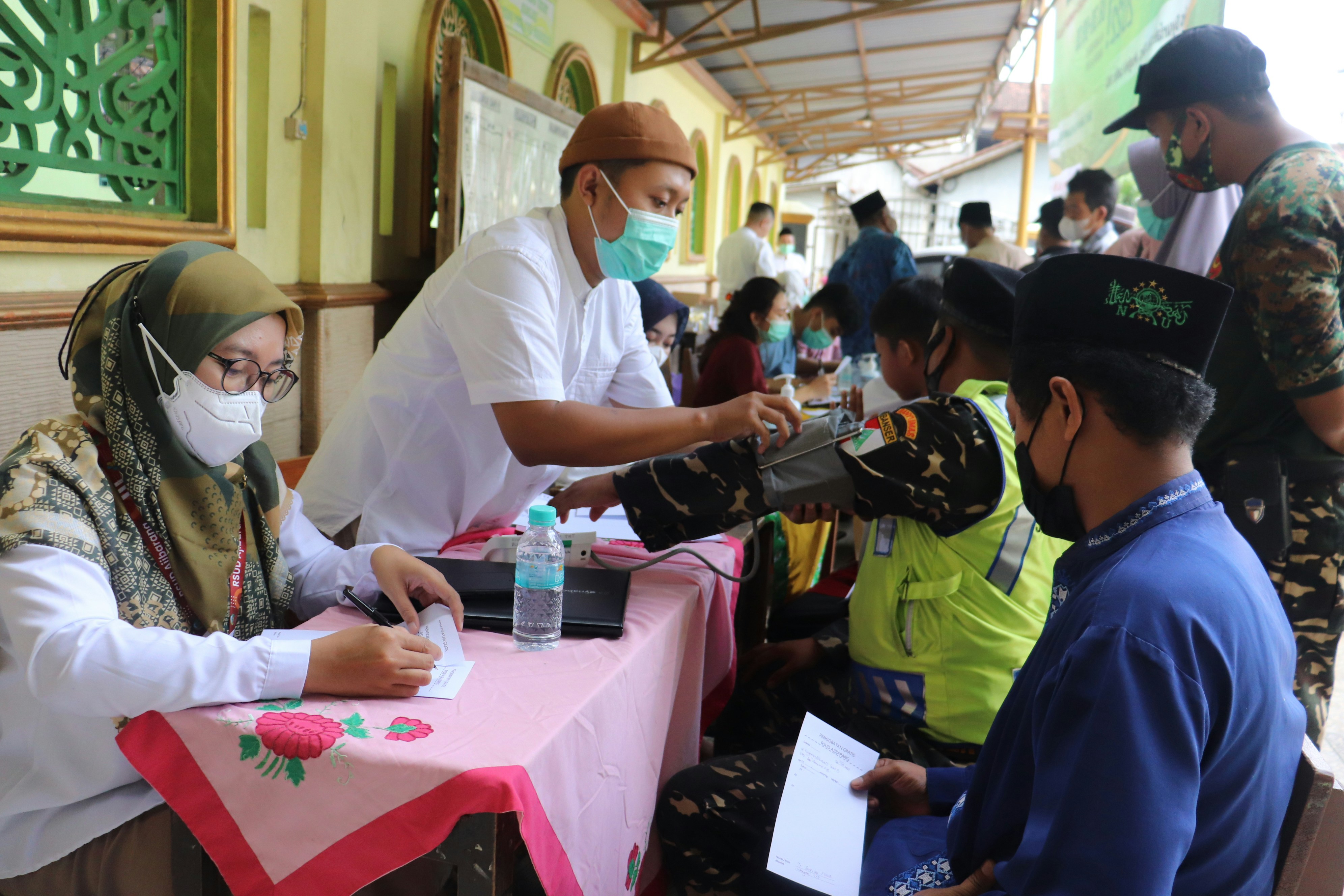 Documentation of free medical activities from the Banyumas Hospital to the Ajibarang Village community, Sunday (31/07-2022)