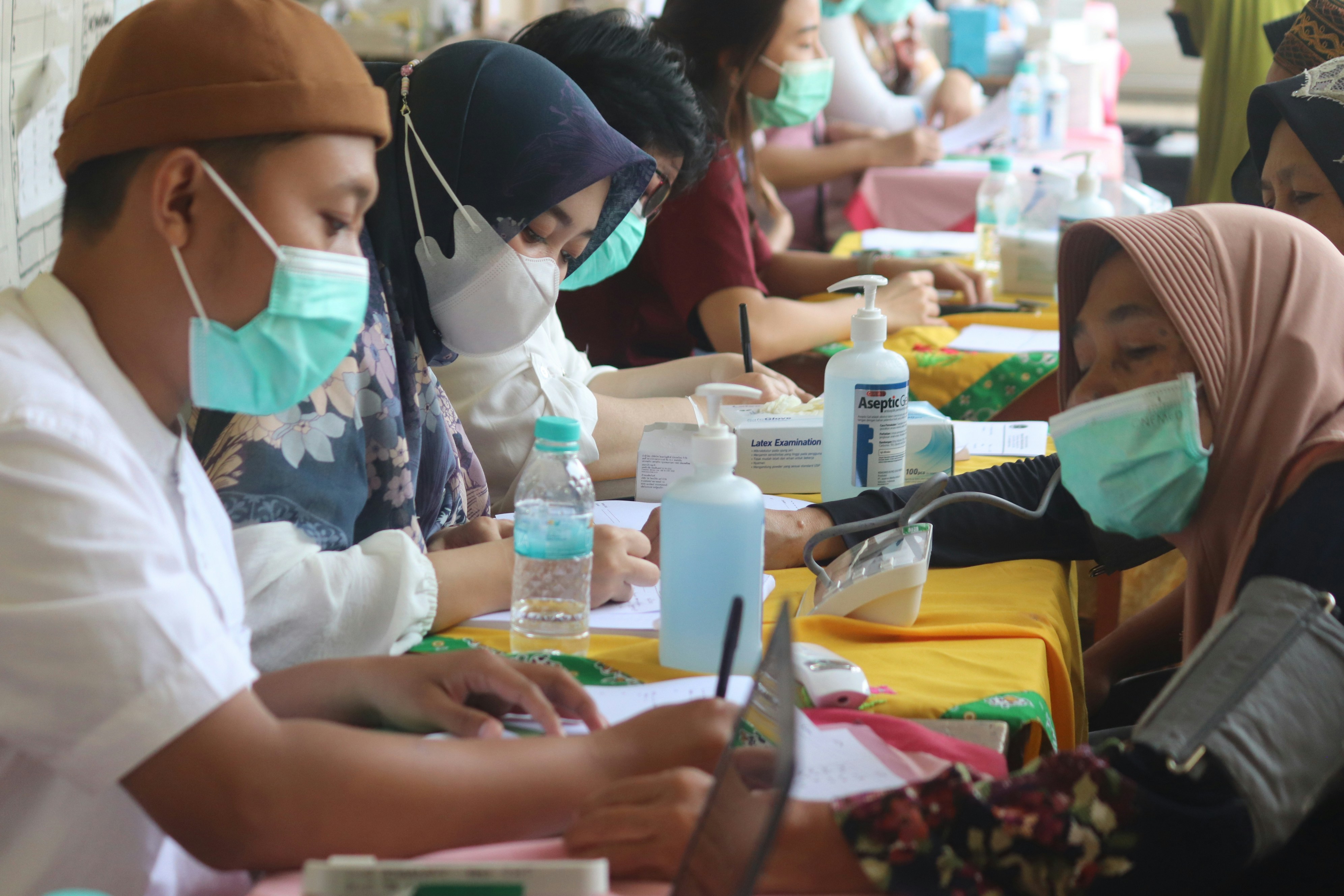 Documentation of free medical activities from the Banyumas Hospital to the Ajibarang Village community, Sunday (31/07-2022)