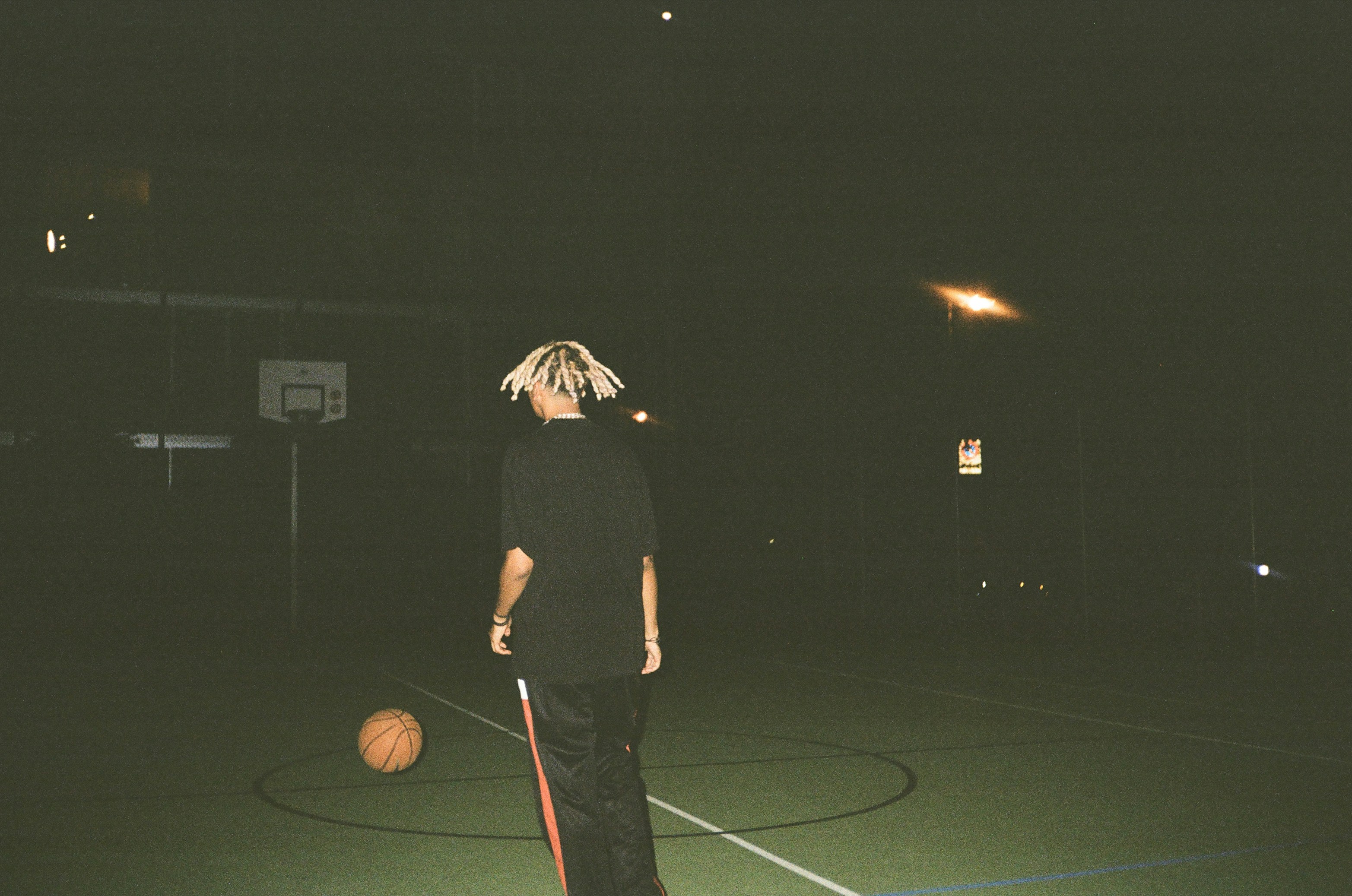 Reflecting on Childhood and Loss: Mads Nissen's Impactful Photograph