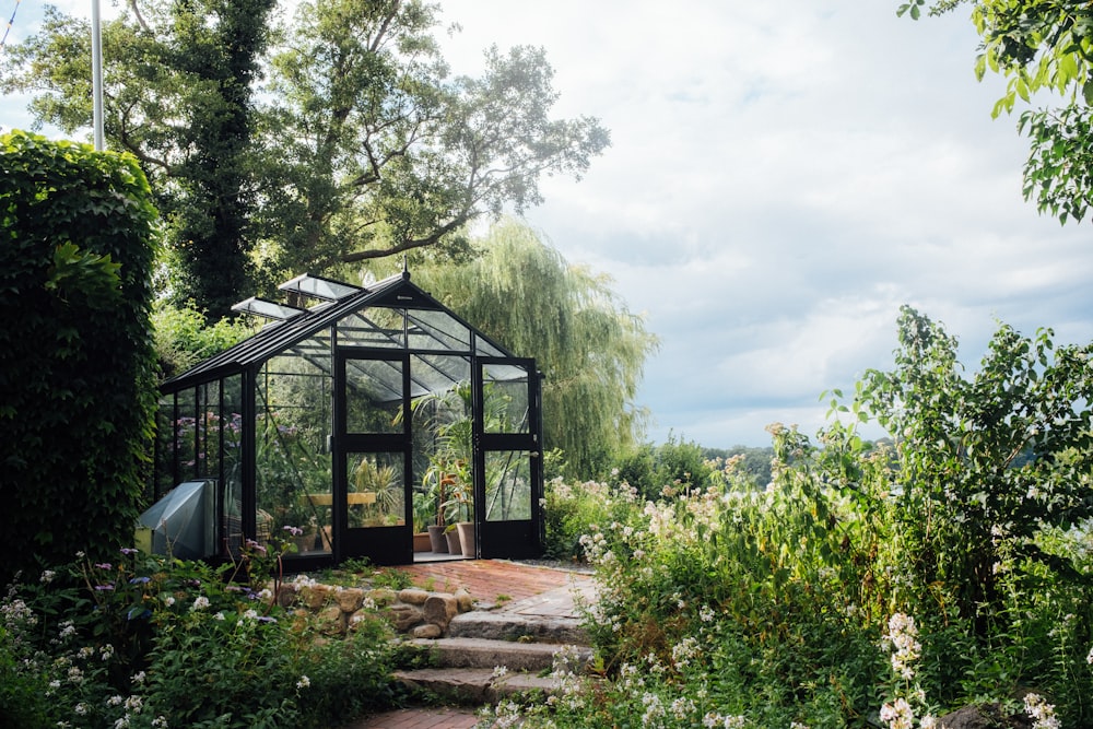 a small building in a garden