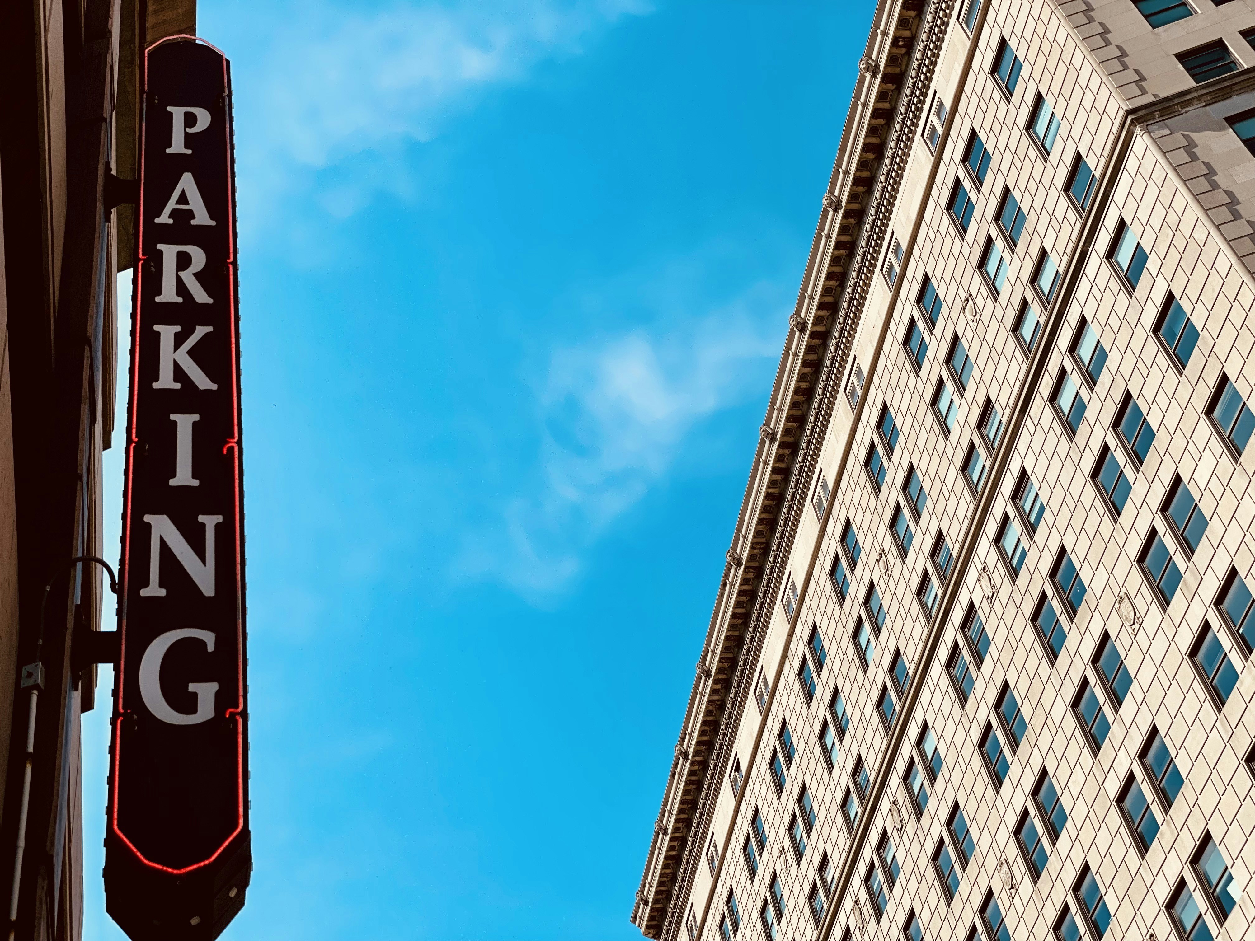 photo-1659877701044-853c5957d87f?ixid=M3wxMjA3fDB8MXxzZWFyY2h8M3x8YmFja2xpbmslMjBidWlsZGluZyUyMHdpa2lwZWRpYXxlbnwwfHx8fDE3NjA4MjA1MjZ8MA\u0026ixlib=rb-4.1.0