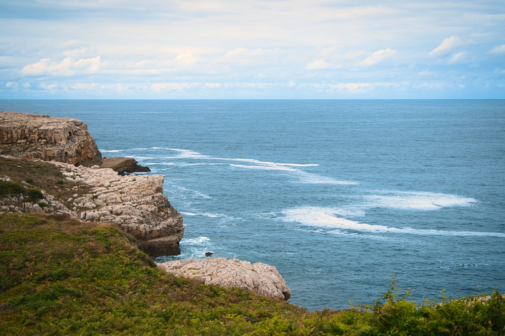 岩だらけの海岸線