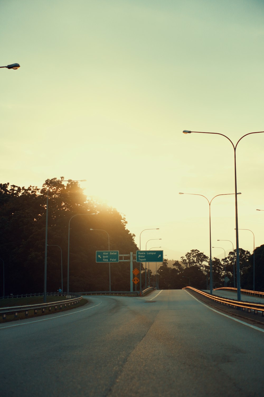 a street sign on the side of a road