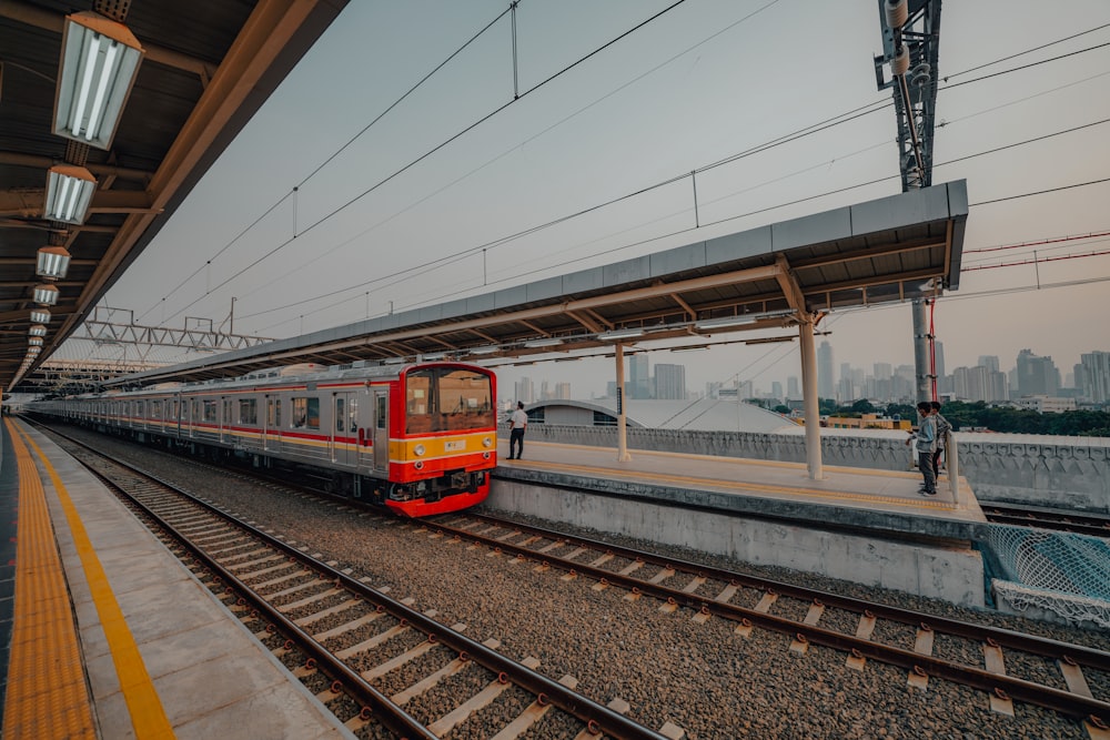 a train pulling into a train station