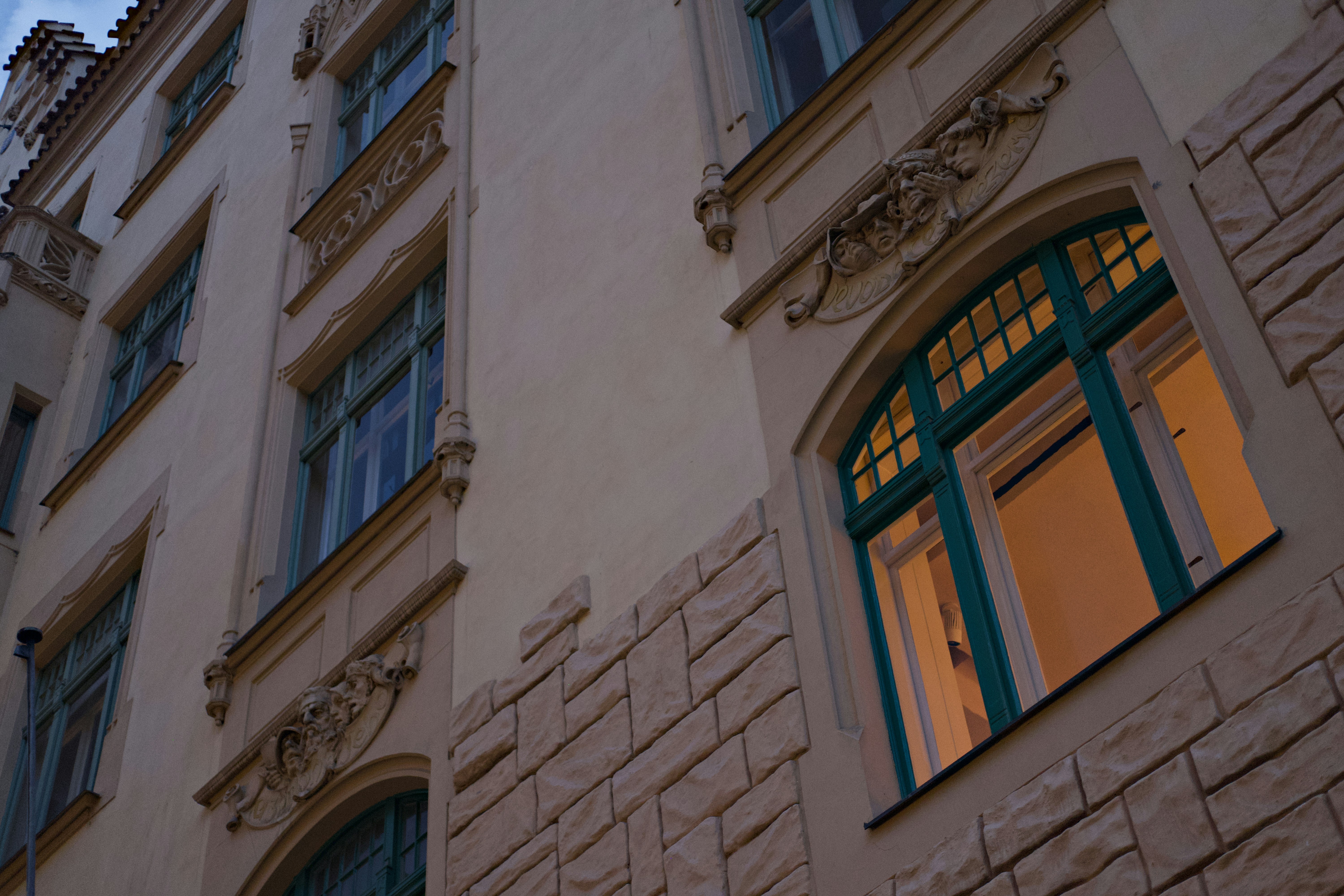 Photo by k_sariwating