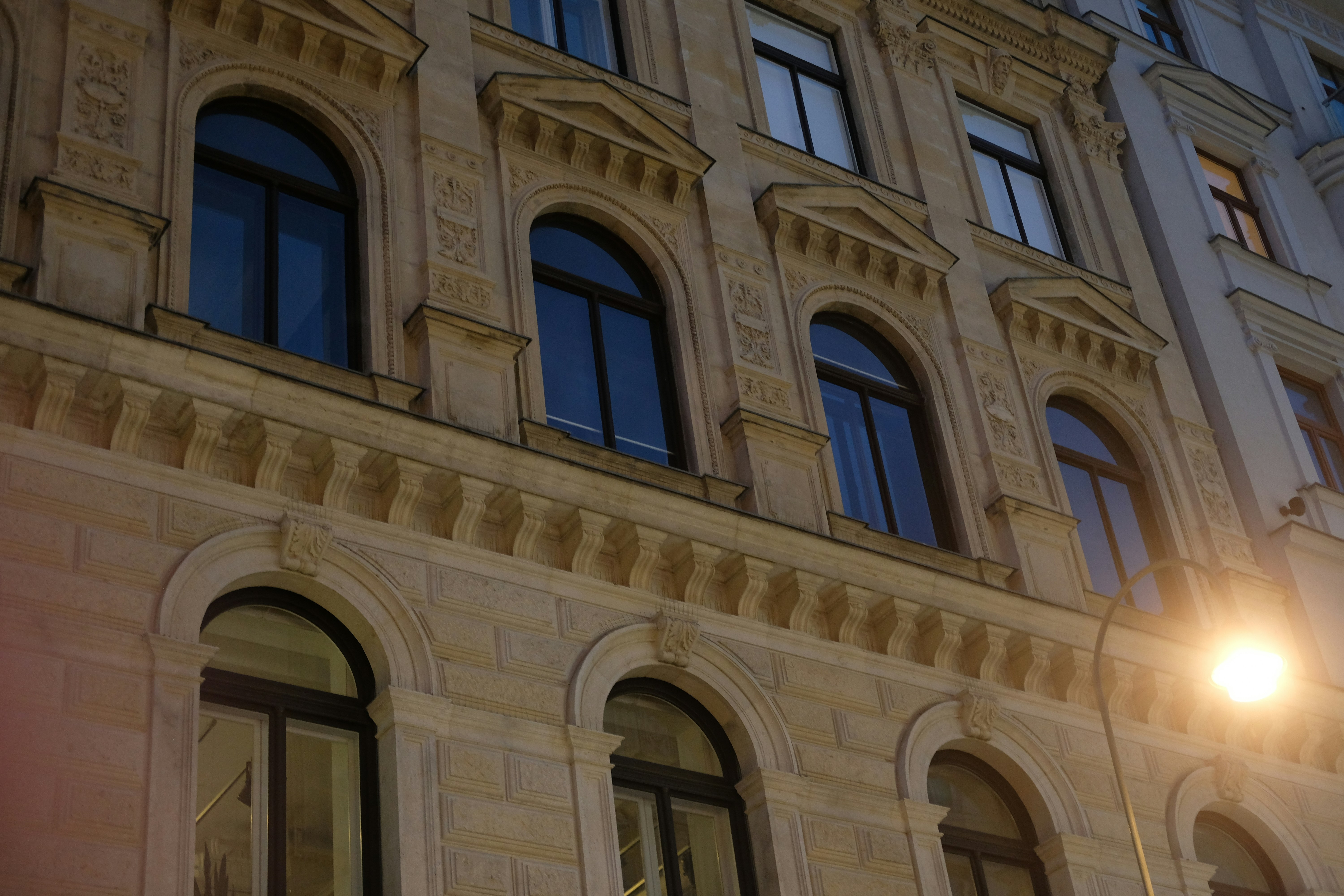 Photo by k_sariwating