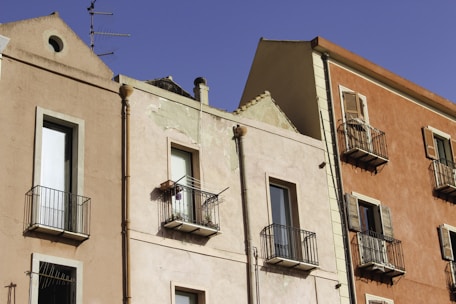 un piccolo condominio 