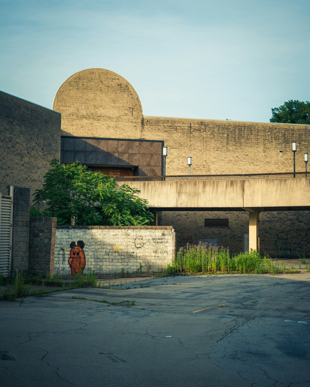 a building with a large dome