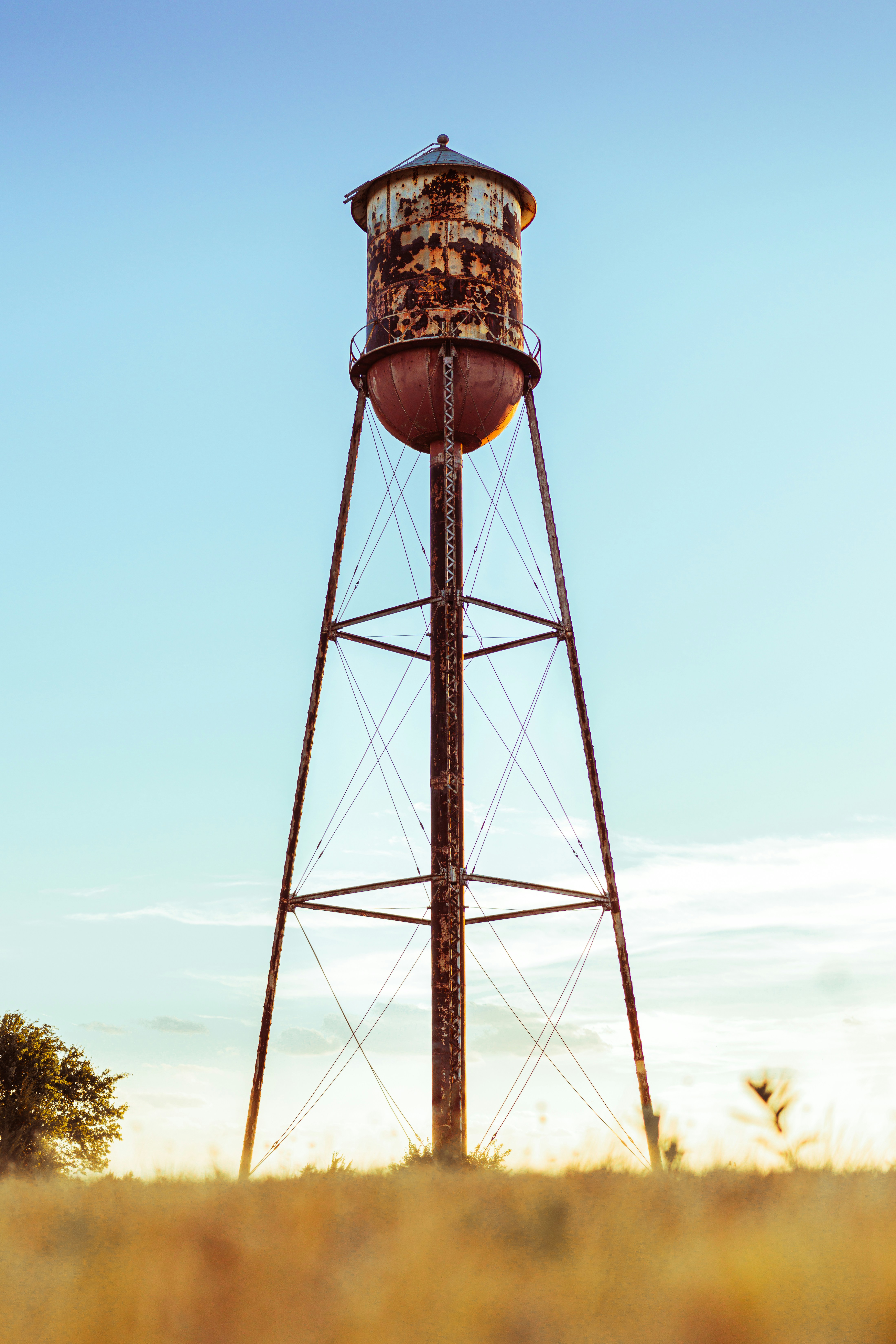 a tall water tower