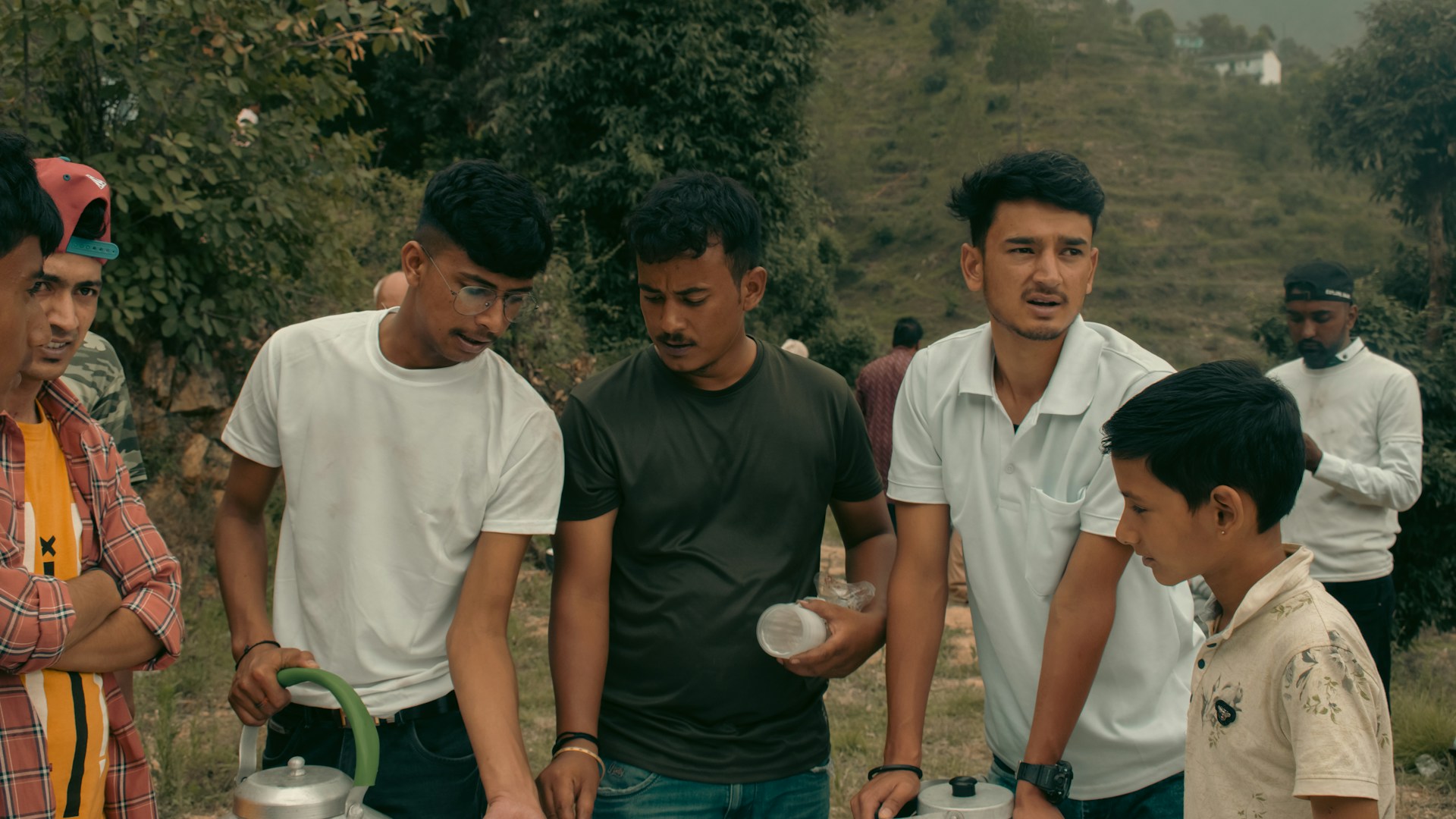 gray computer monitor