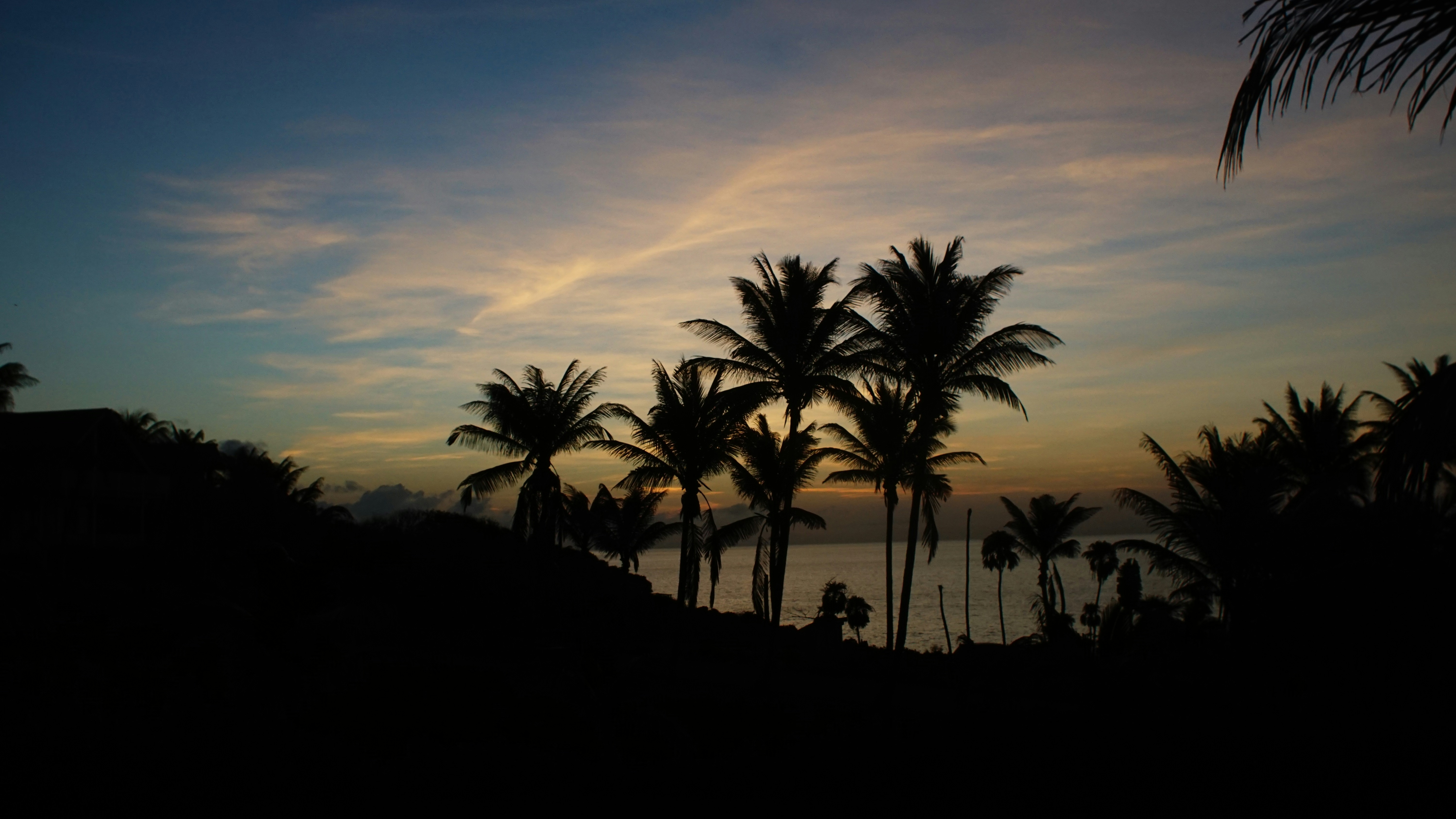 Stay online in the Honduras with a prepaid eSIM from eSIMlii. Instant activation, no roaming charges, and reliable coverage.