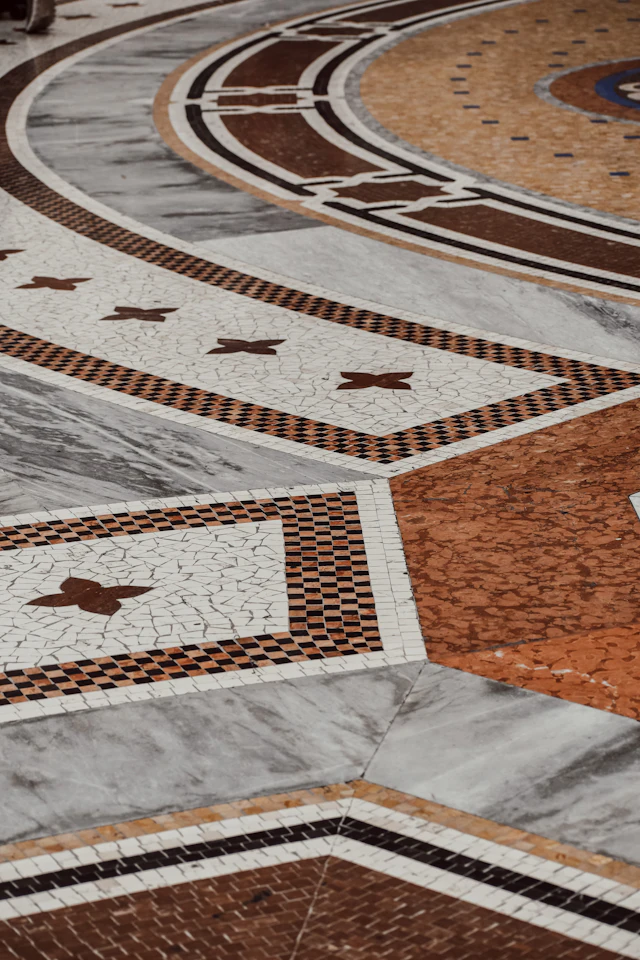 Contrast marble floor borders: example 2