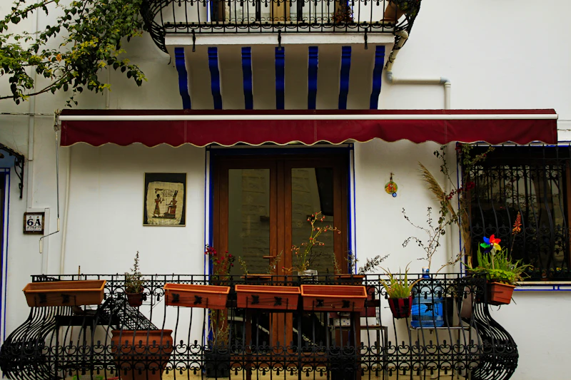 Complex gardening at a hardware store